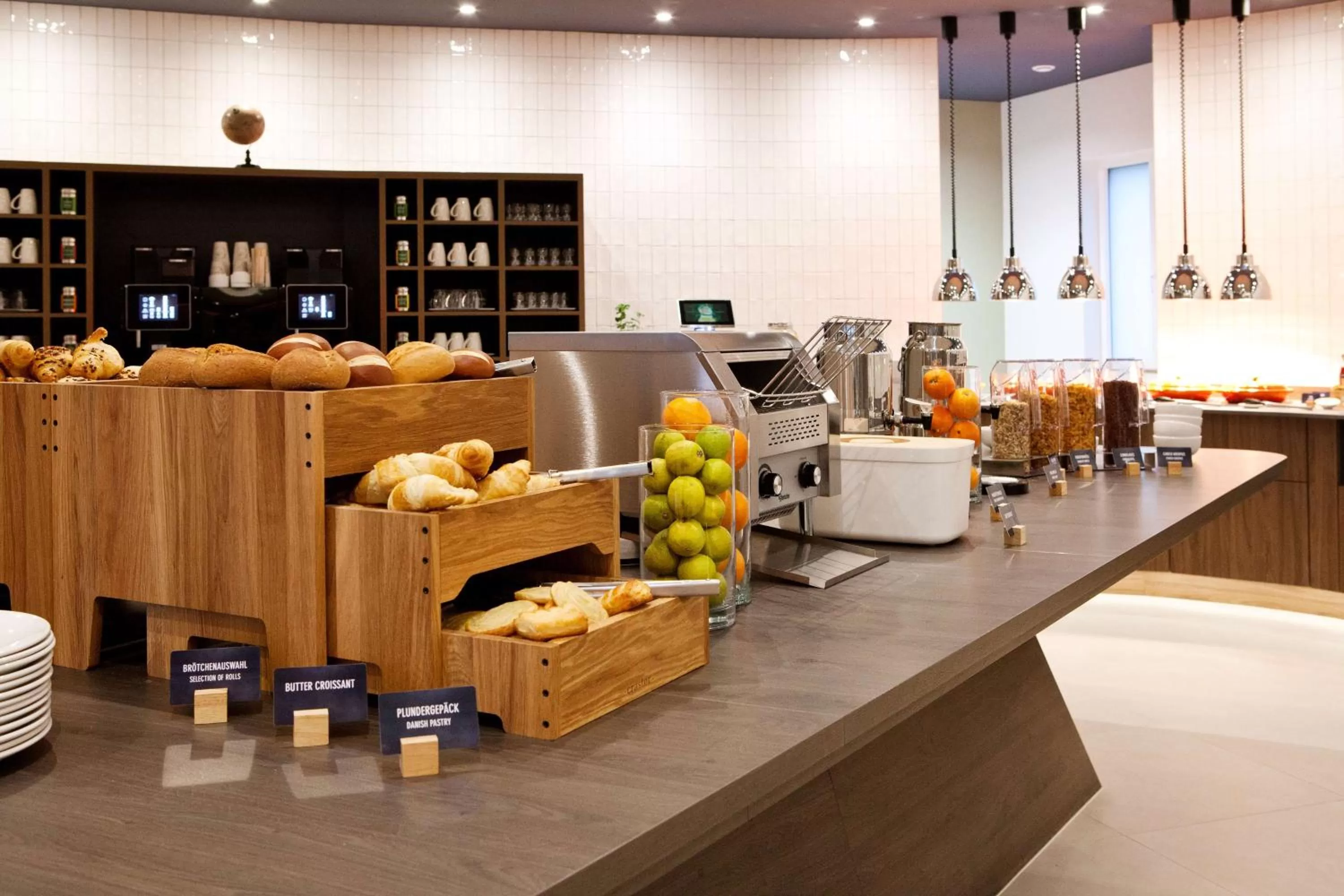 Restaurant/places to eat in Hampton by Hilton Munich Airport South