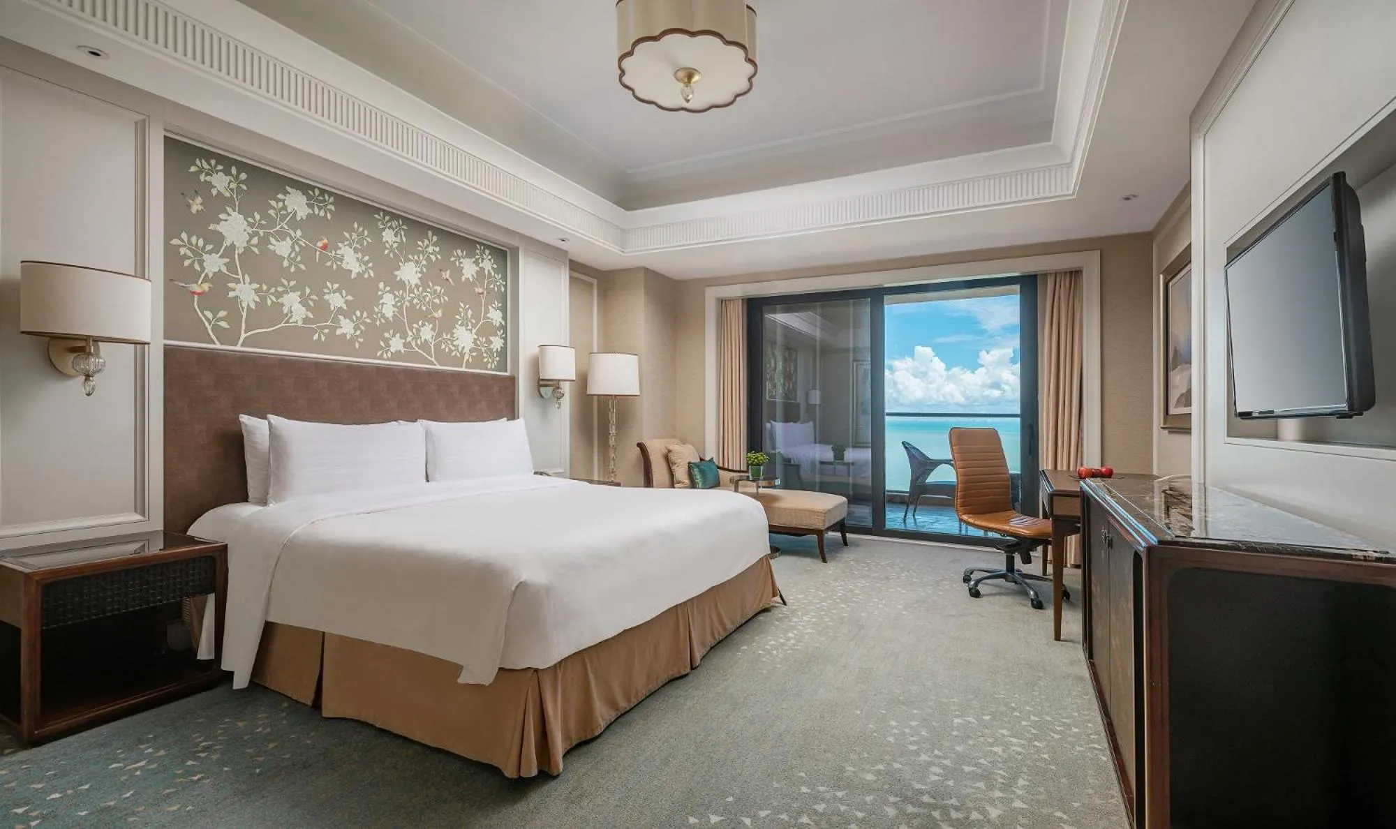 Photo of the whole room, Bed in Grand Hotel Haikou - Managed by Accor