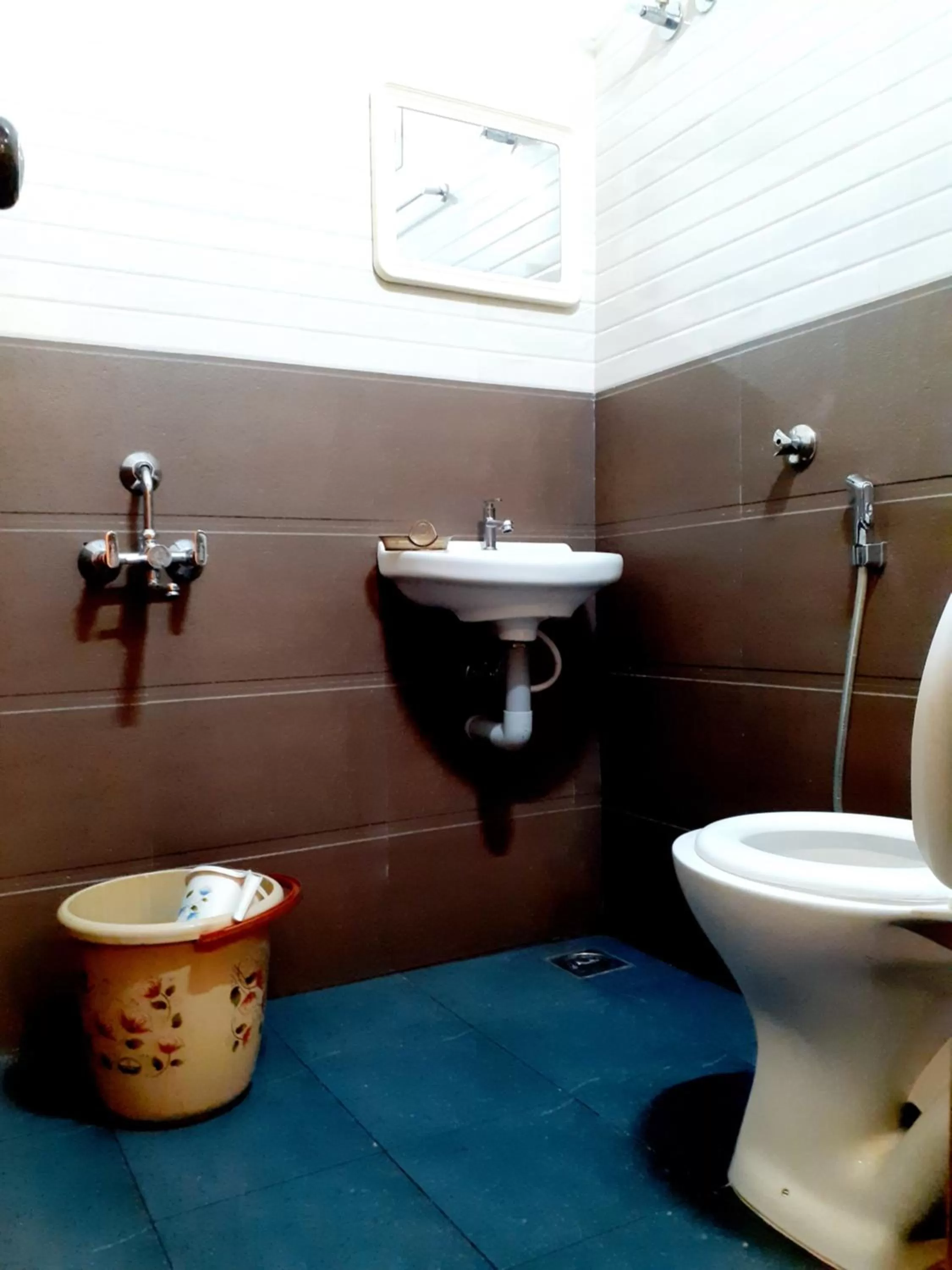 Toilet, Bathroom in Hotel Madery