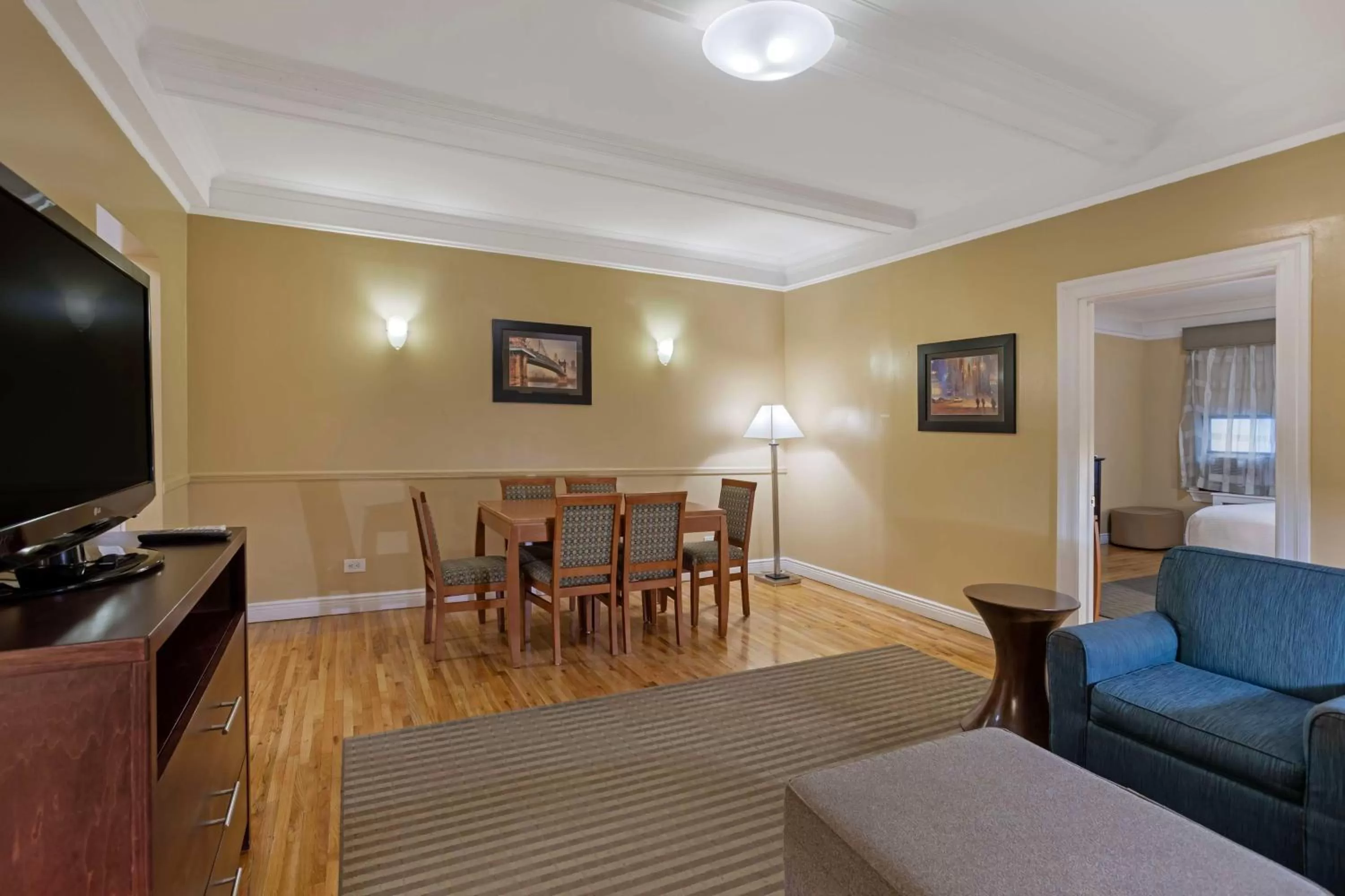 Bedroom in Best Western Plus Hospitality House Suites