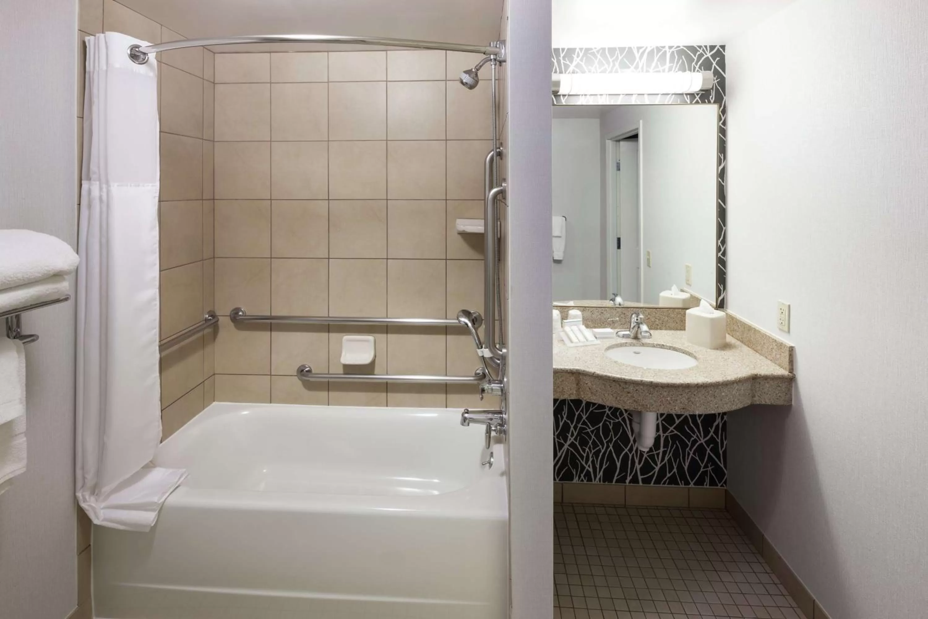 Bathroom in Hilton Garden Inn Lake Forest Mettawa