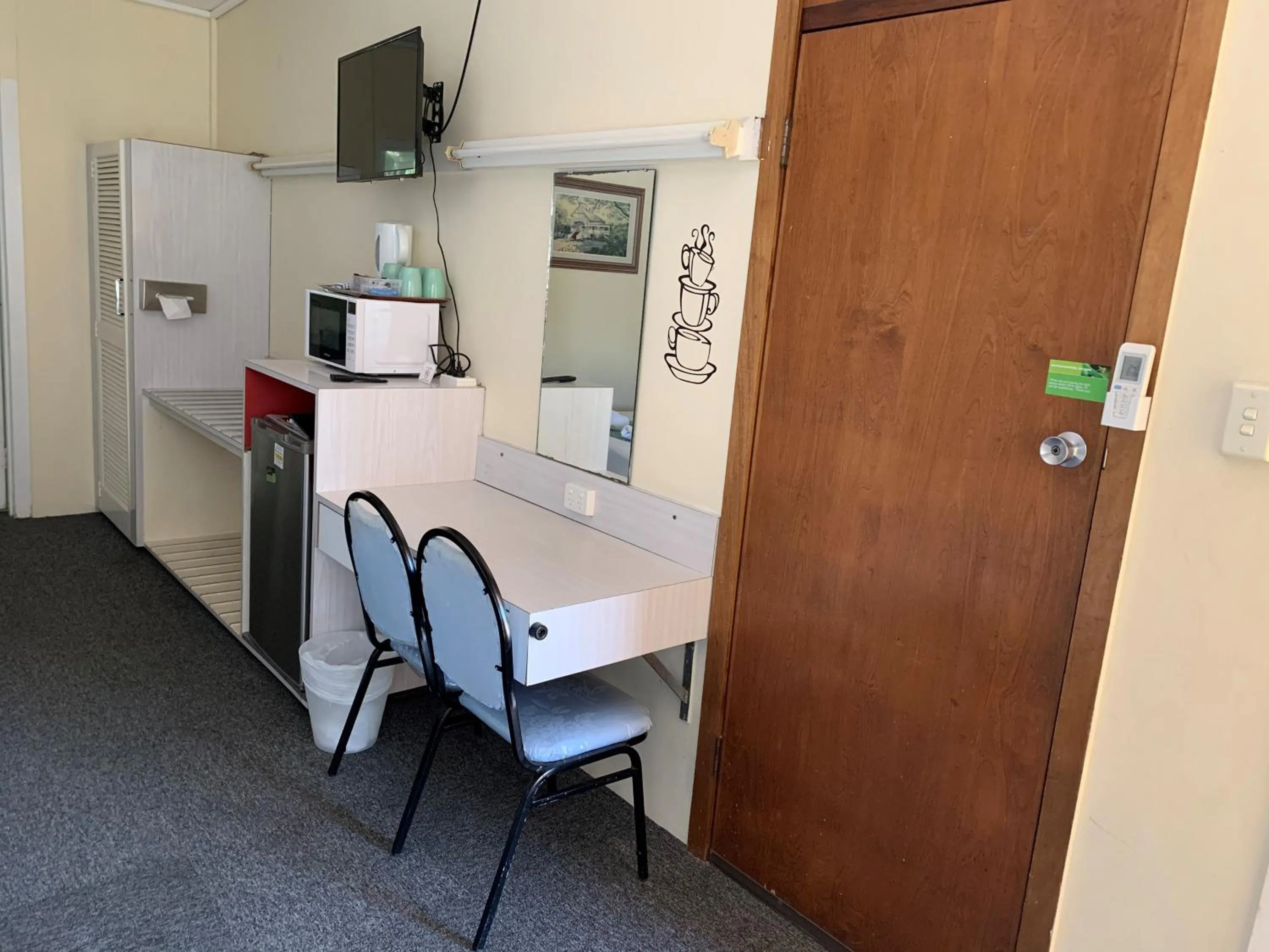 Coffee/tea facilities in Arkana Motel