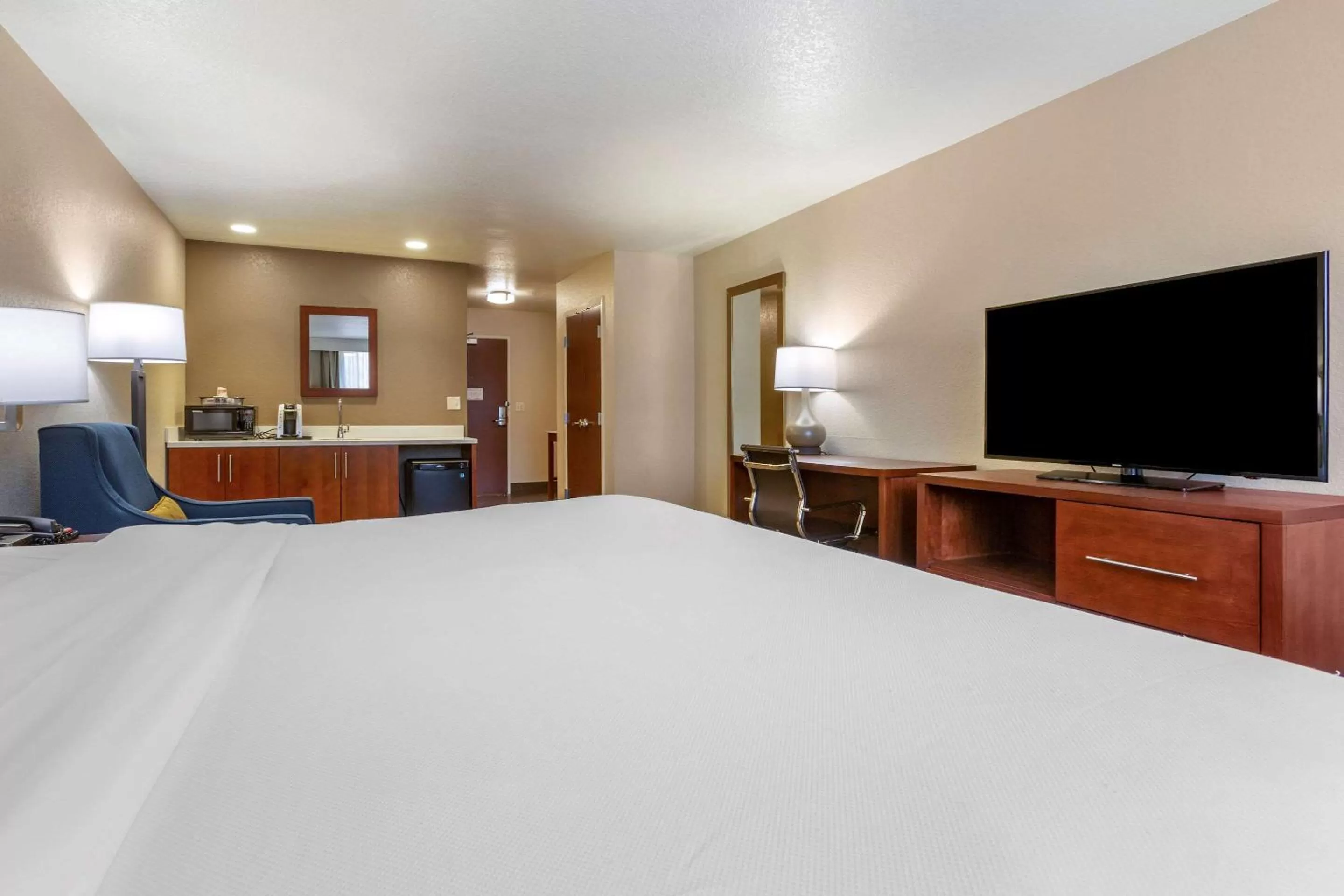 Bedroom, Bed in Comfort Inn & Suites Coeur d'Alene