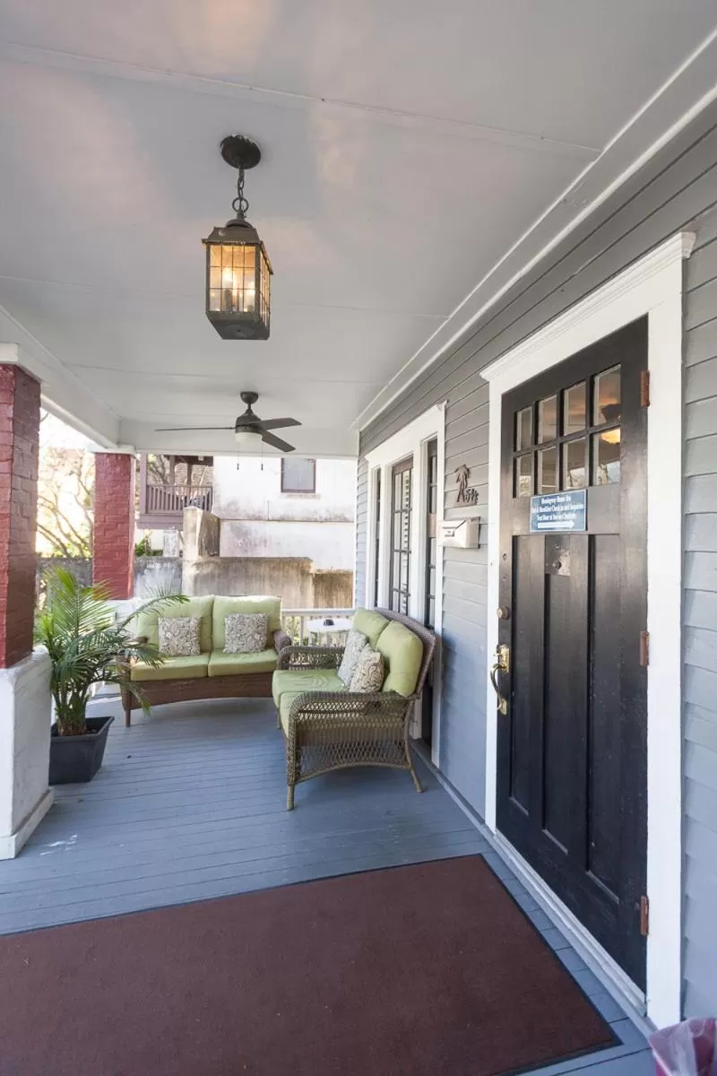 Property building, Seating Area in Hemingway House Bed and Breakfast
