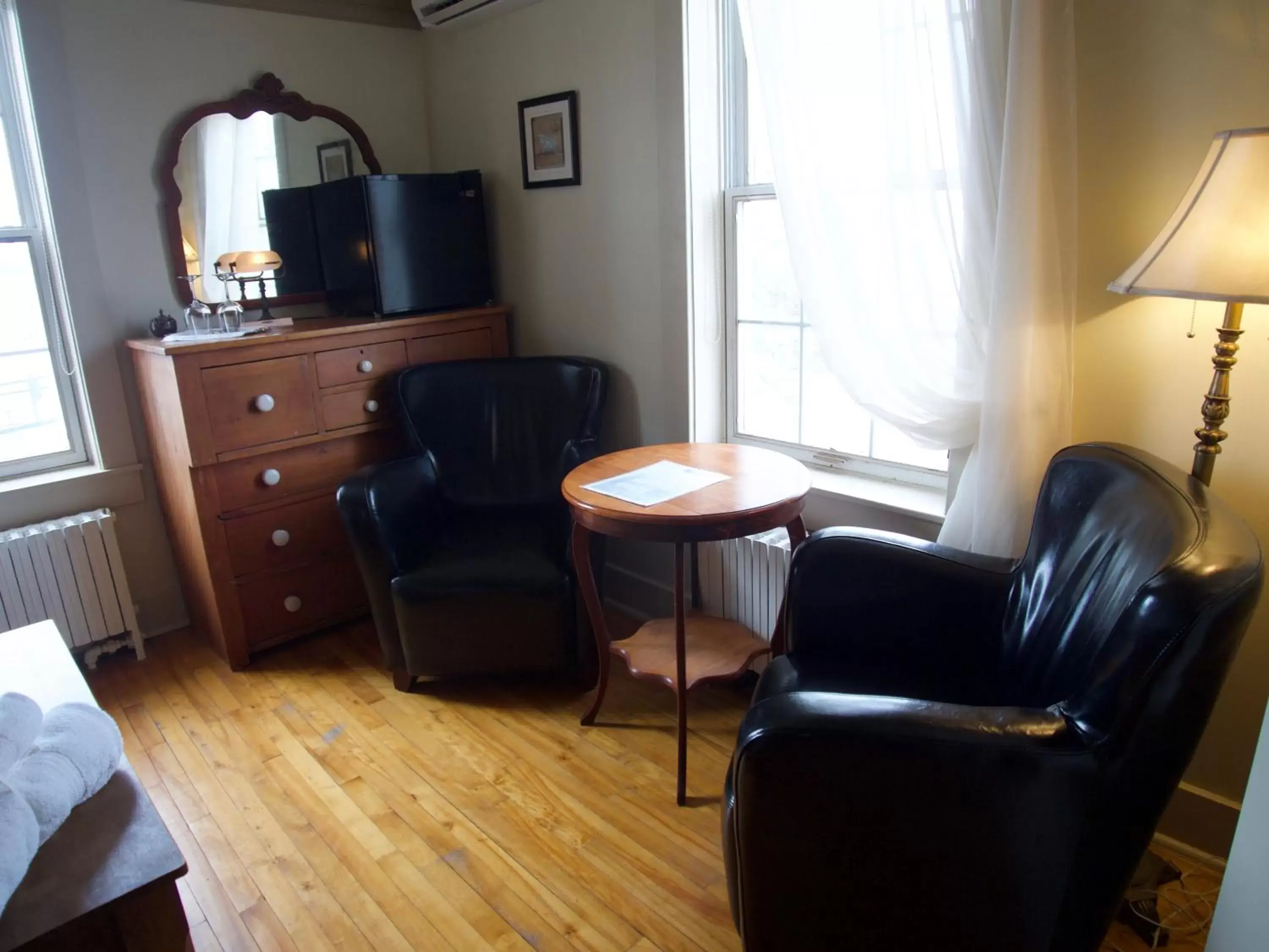 King Room in Au Manoir de la rue Merry King Room in Au Manoir de la rue Merry