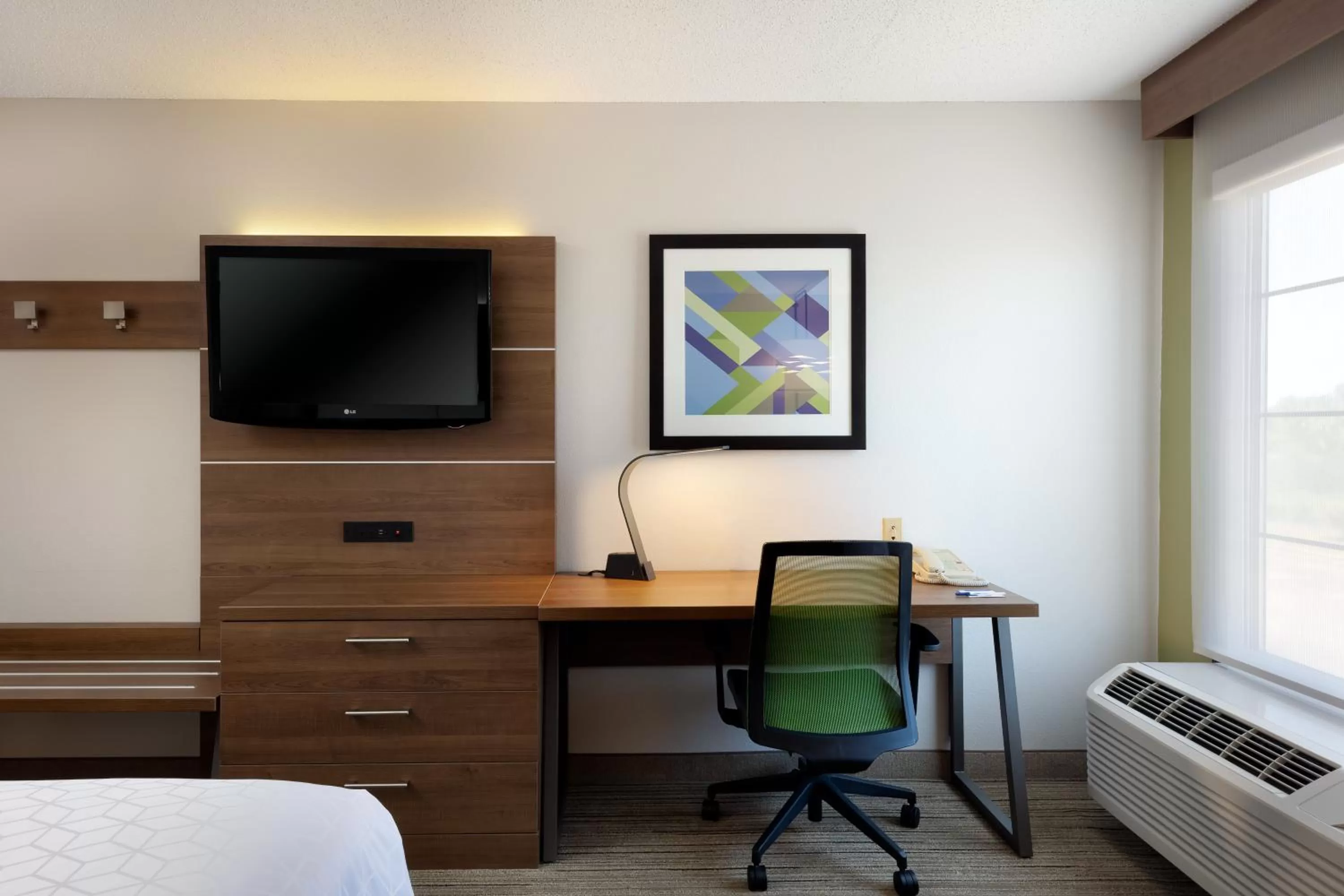 TV and multimedia, Bed in Holiday Inn Express & Suites Milton East I-10 by IHG