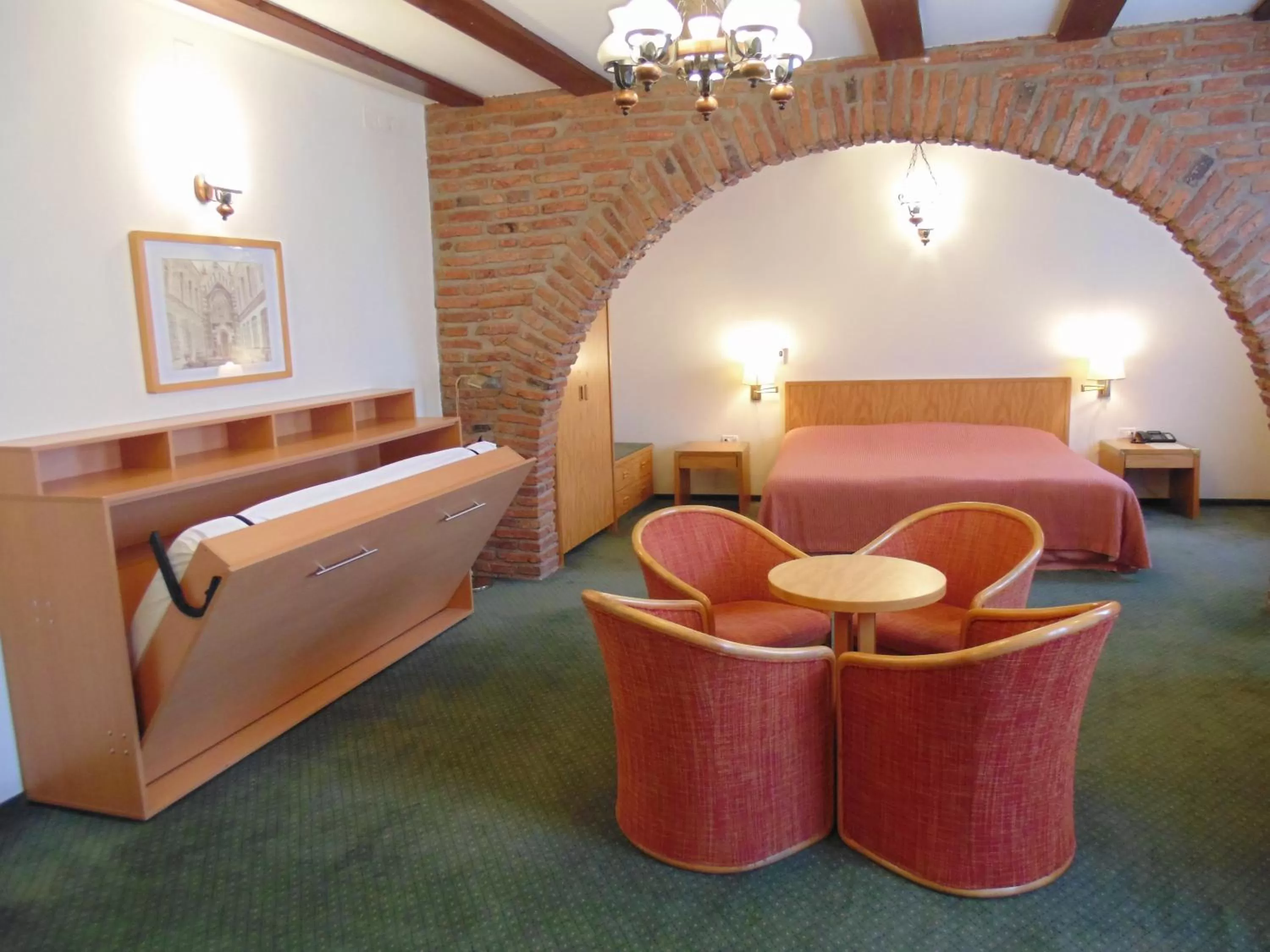 Bed in Curtea Brasoveana