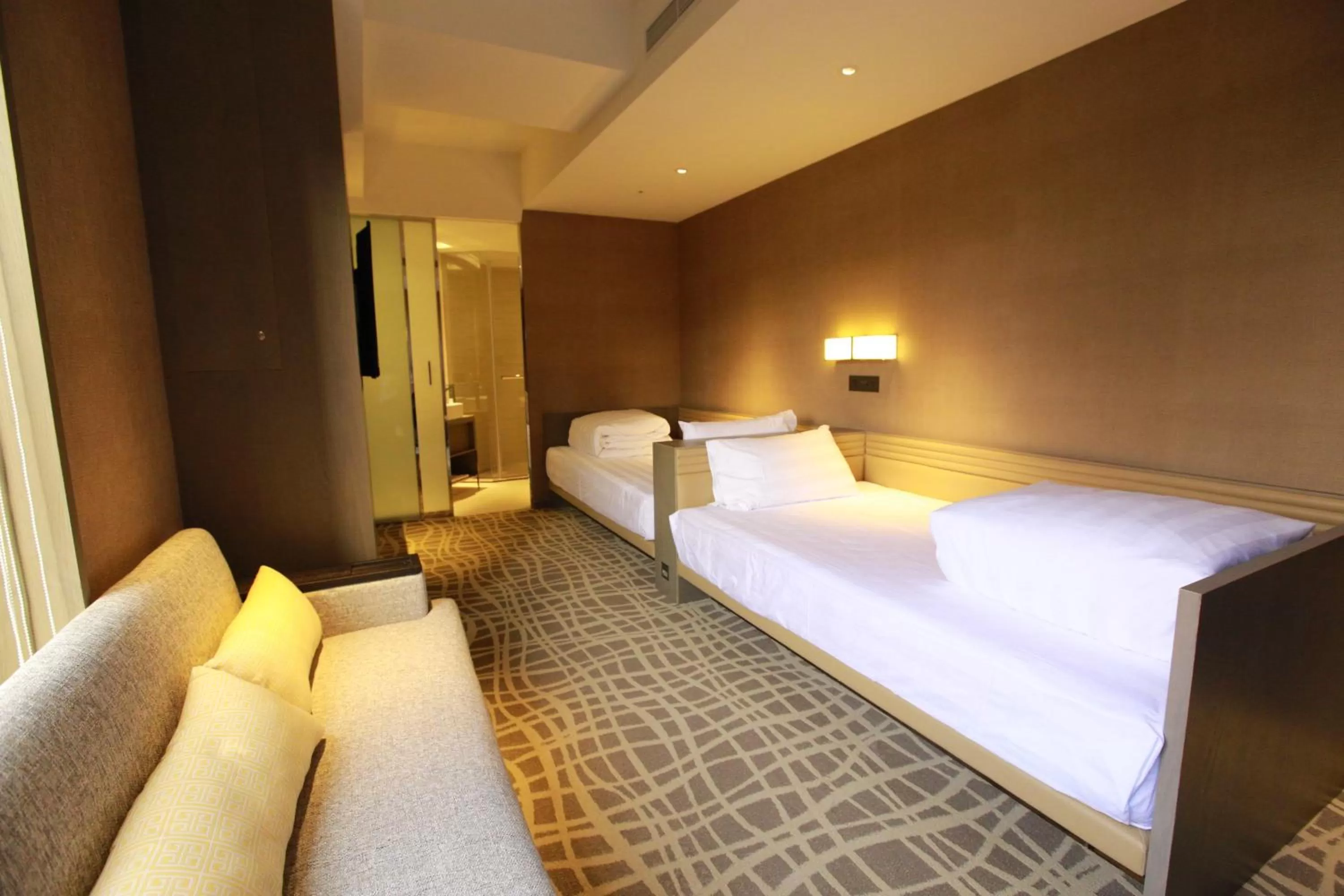 Photo of the whole room, Bed in Hotel Midtown Richardson