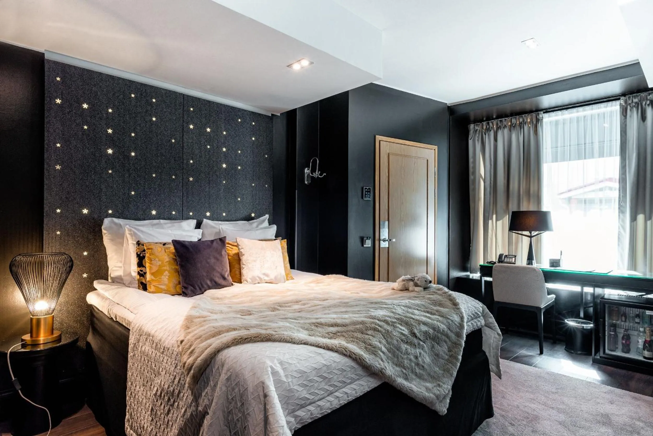 Bed in Arctic Light Hotel