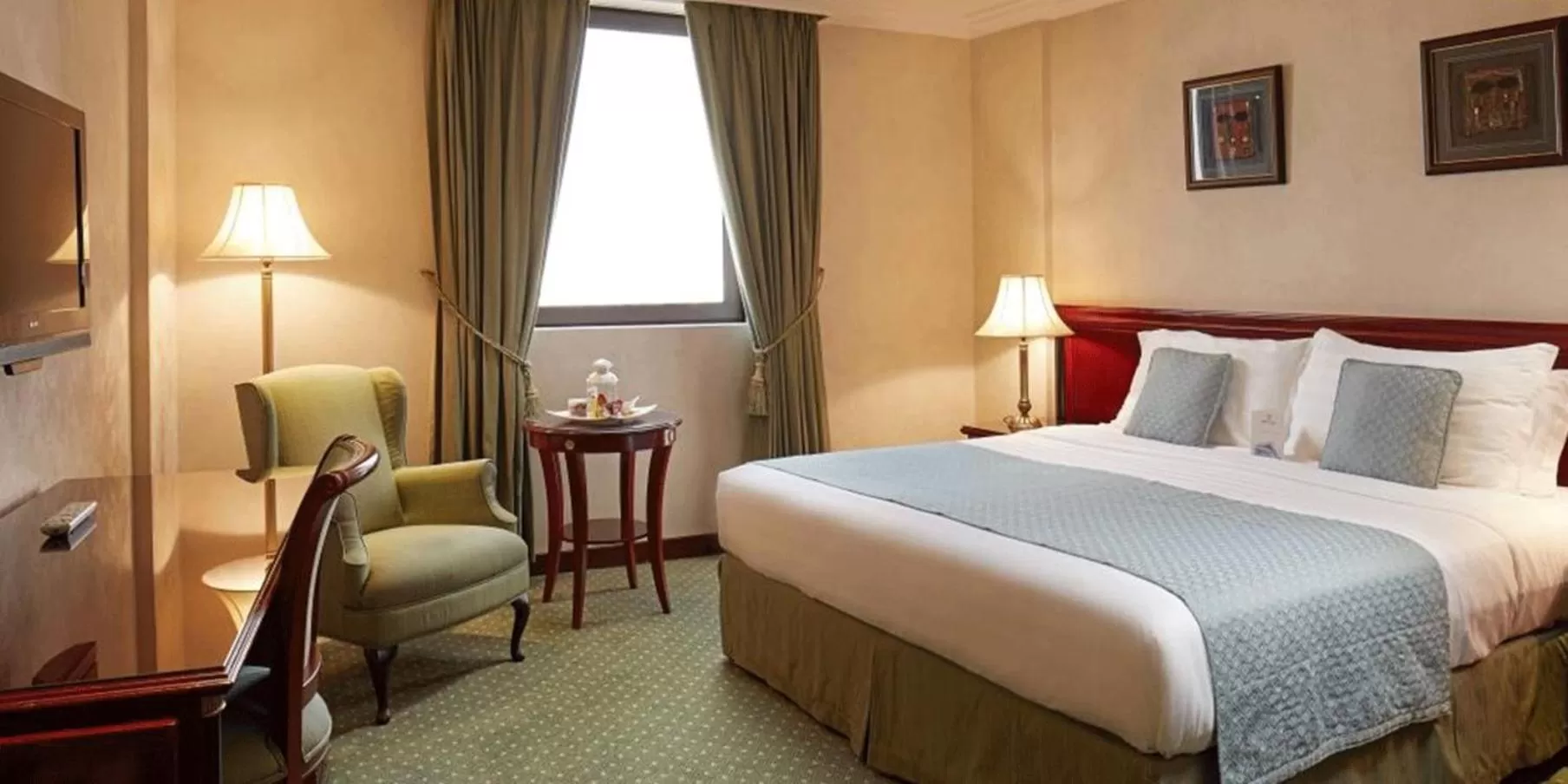 Bedroom, Bed in Crowne Plaza Riyadh Palace by IHG