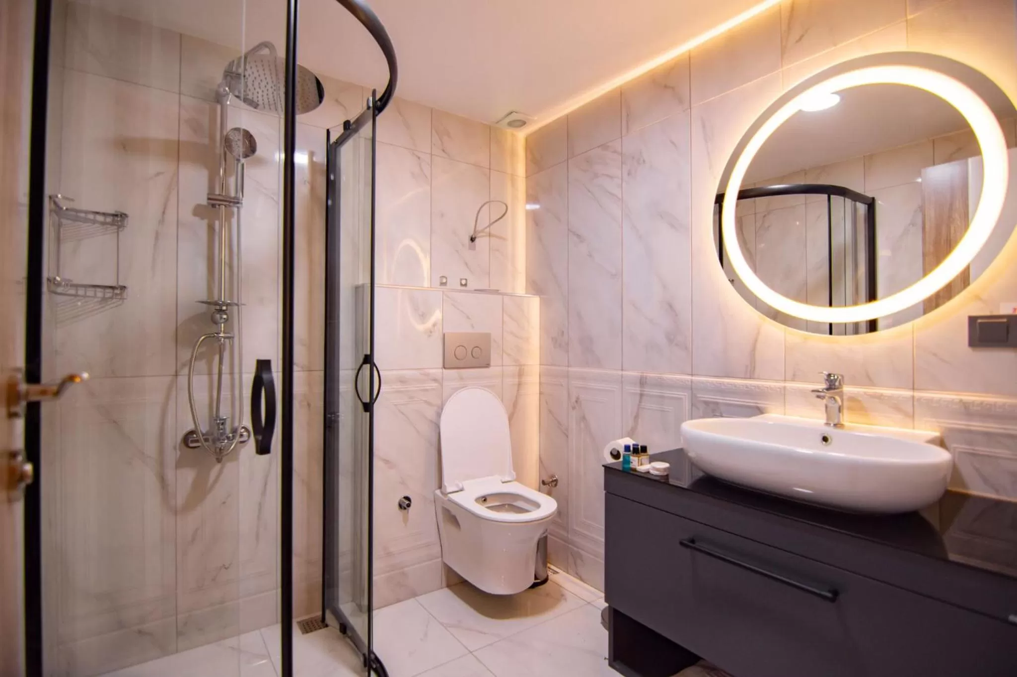 Shower, Bathroom in Sandal Otel