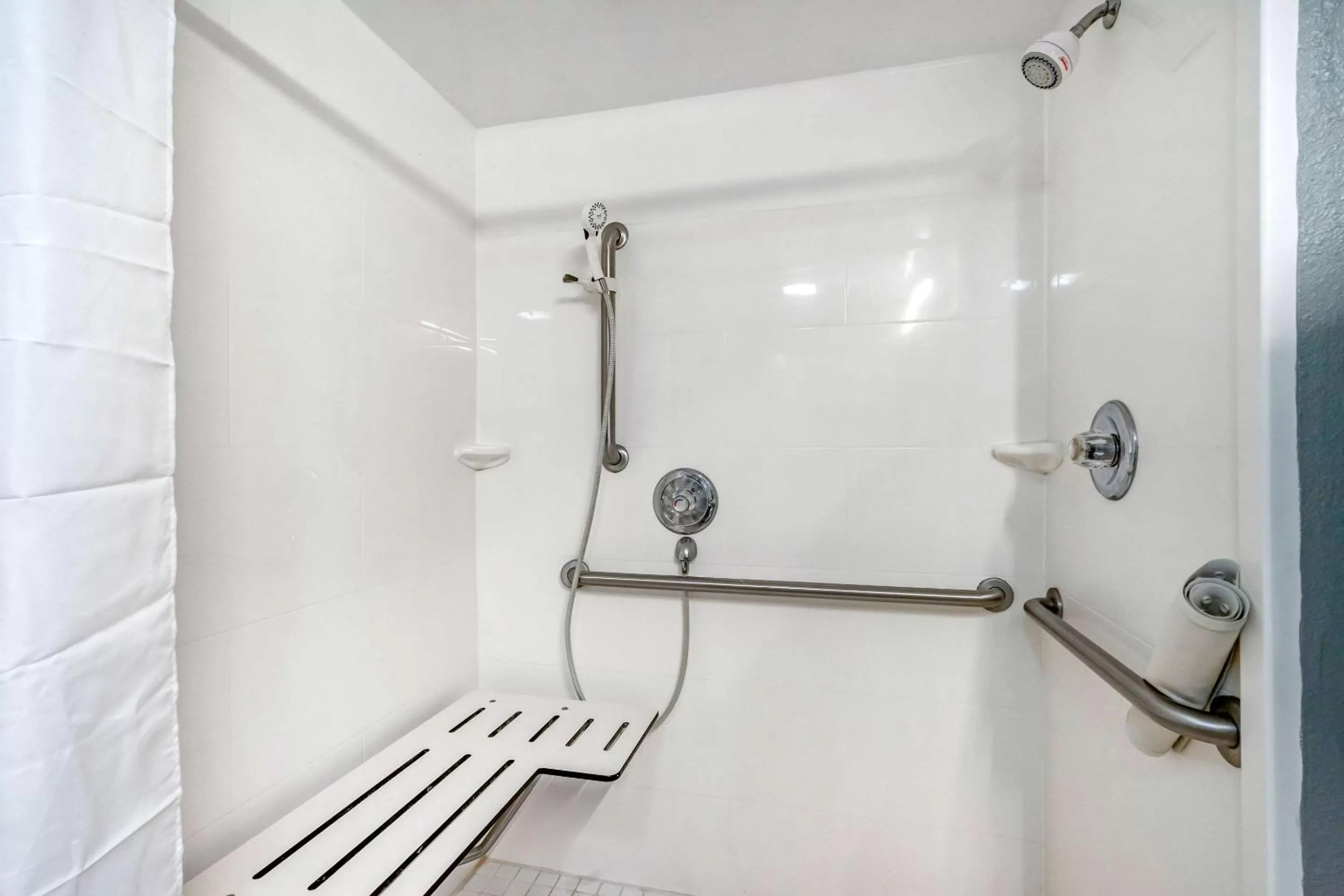 Bathroom in Comfort Inn Sun City Center - Ruskin - Tampa South