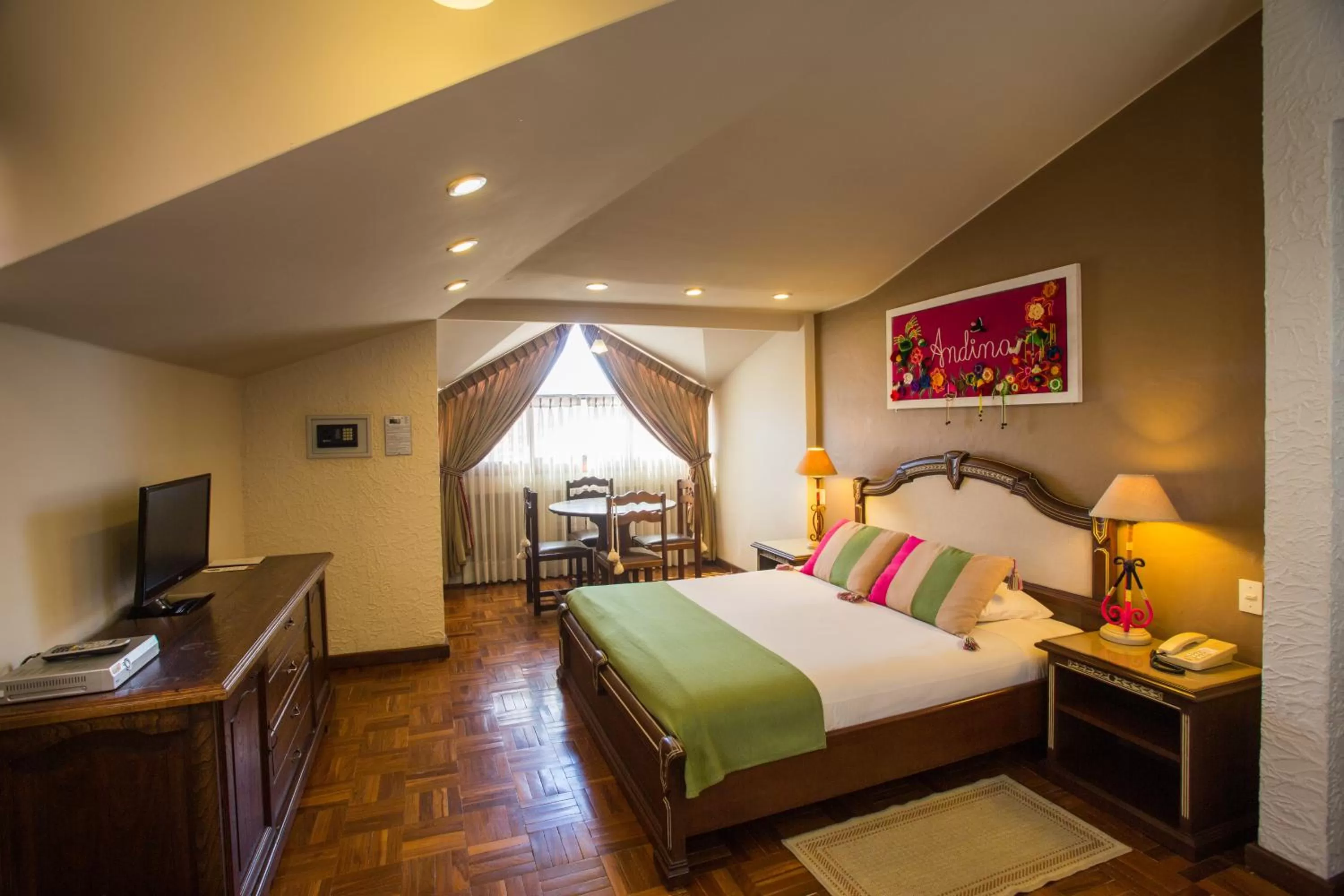 Communal lounge/ TV room in Hotel Rosario La Paz