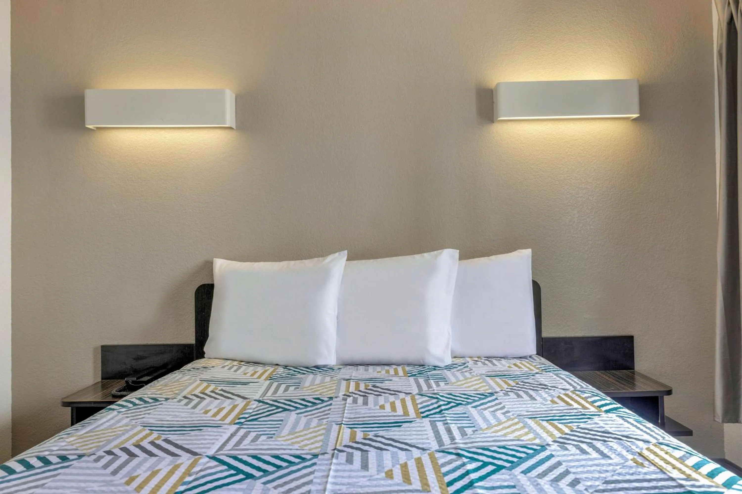 Bedroom, Bed in Motel 6-Cedar Park, TX