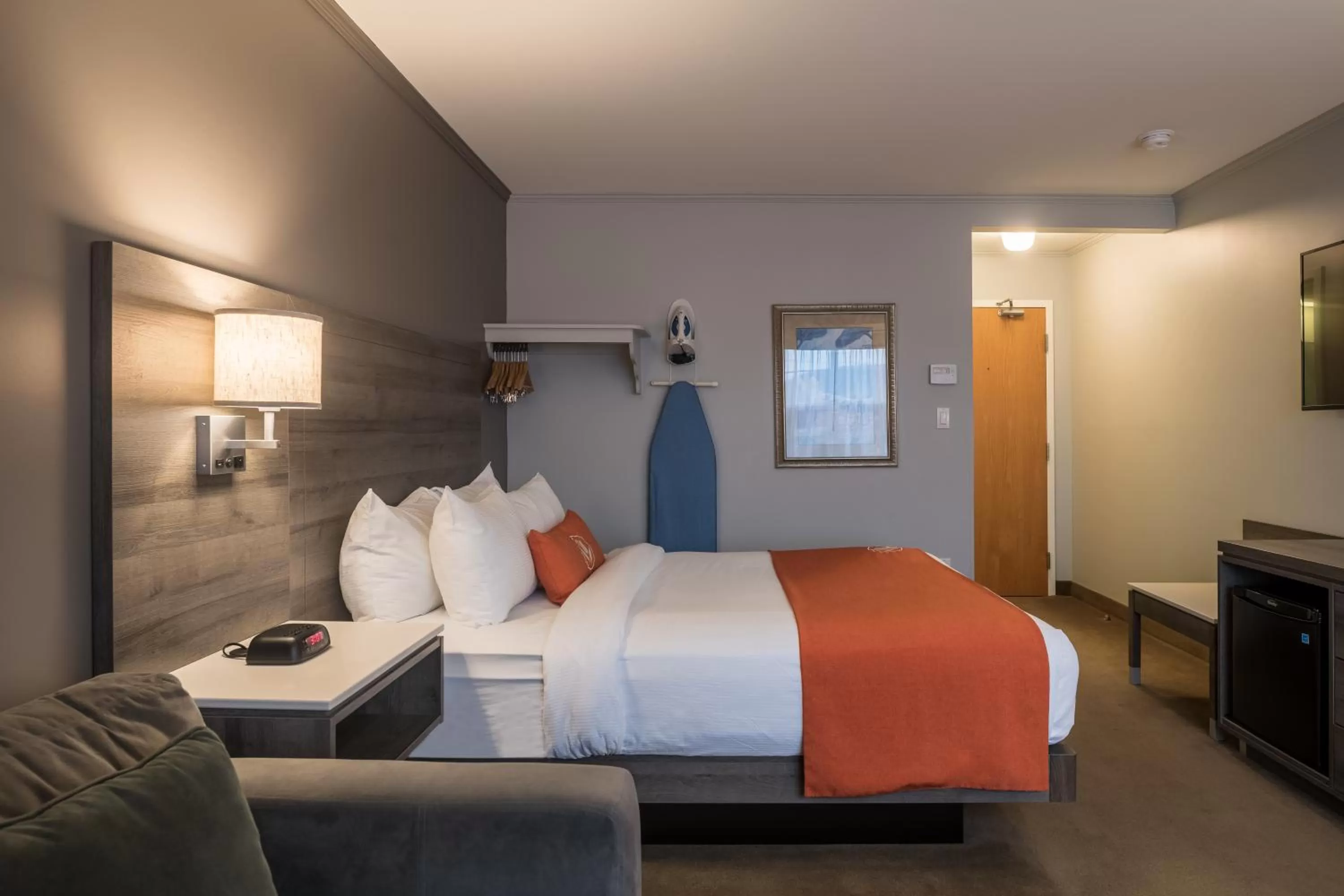 Bed in Amsterdam Inn & Suites Moncton