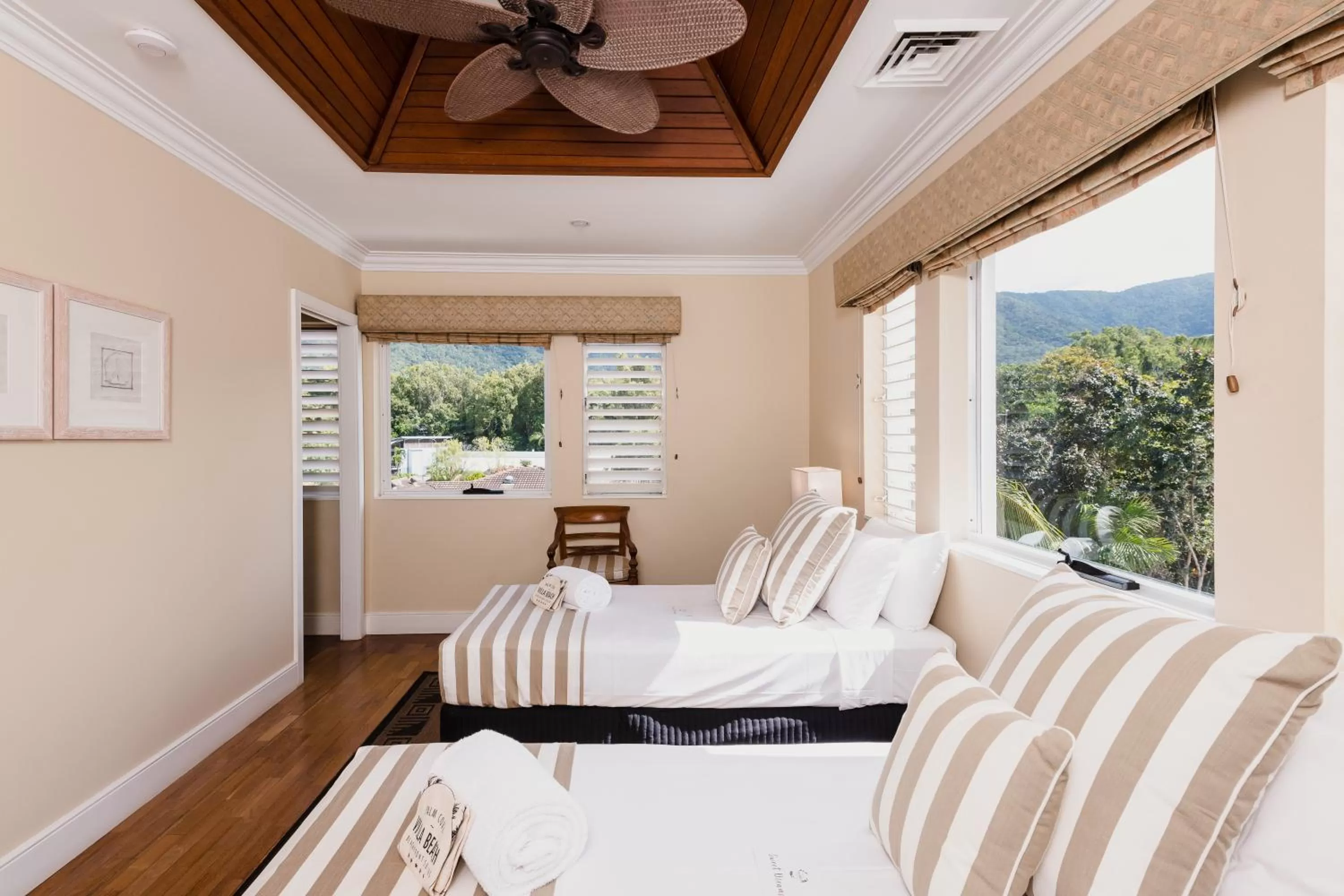 Bed in Villa Beach Palm Cove