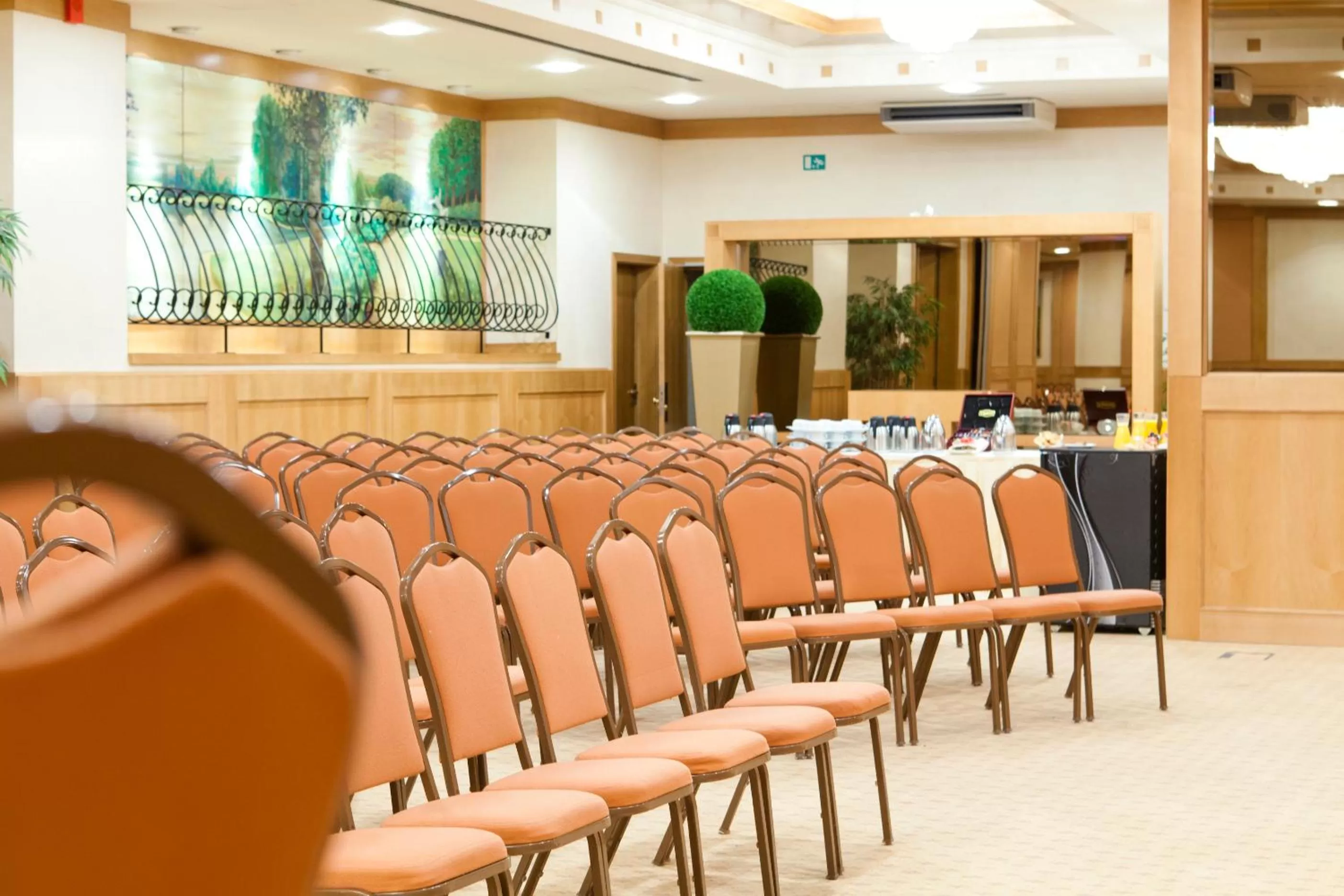 Business facilities in Hotel Le Châtelain