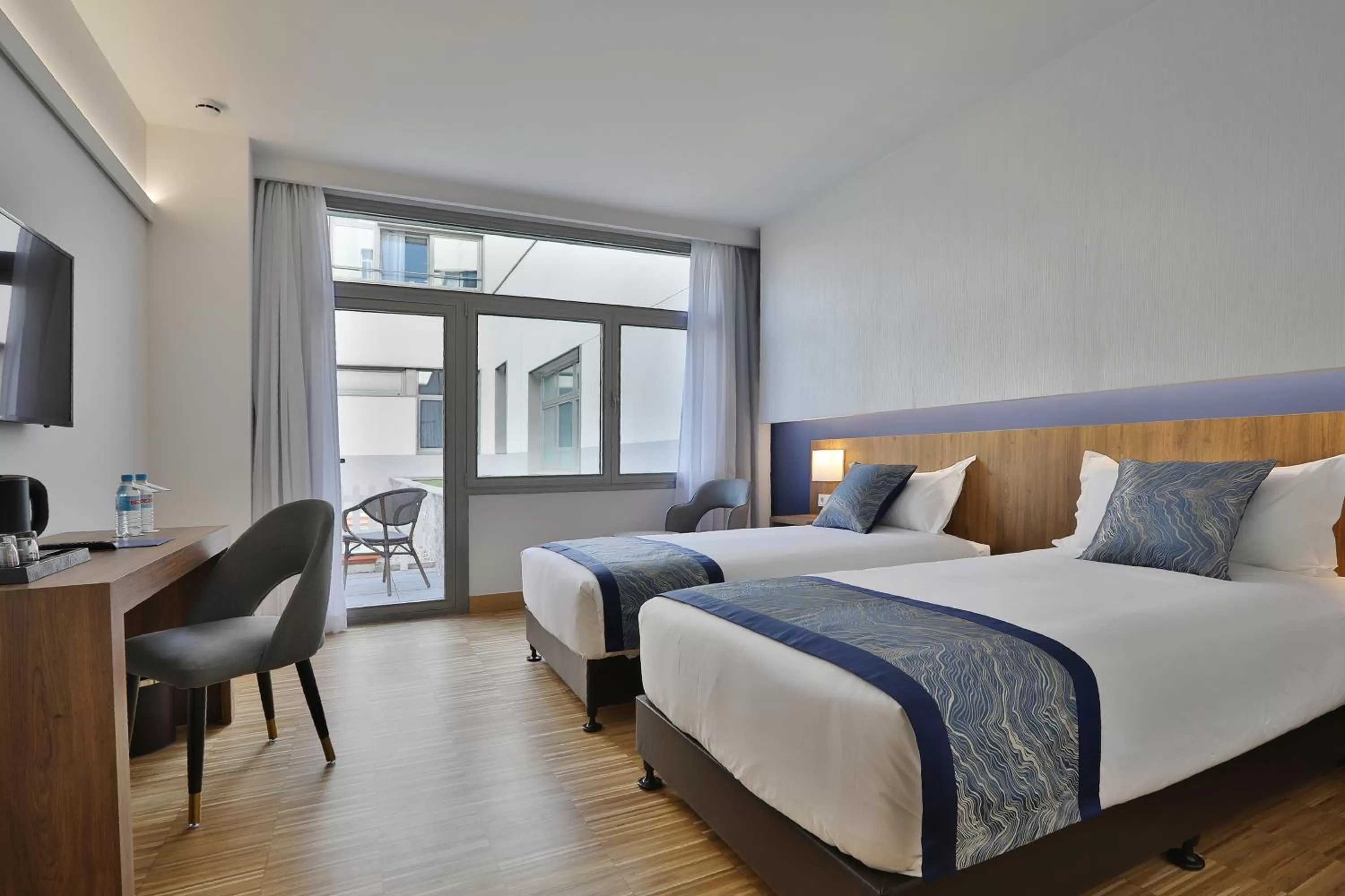 Photo of the whole room, Bed in Hotel Villa Odon