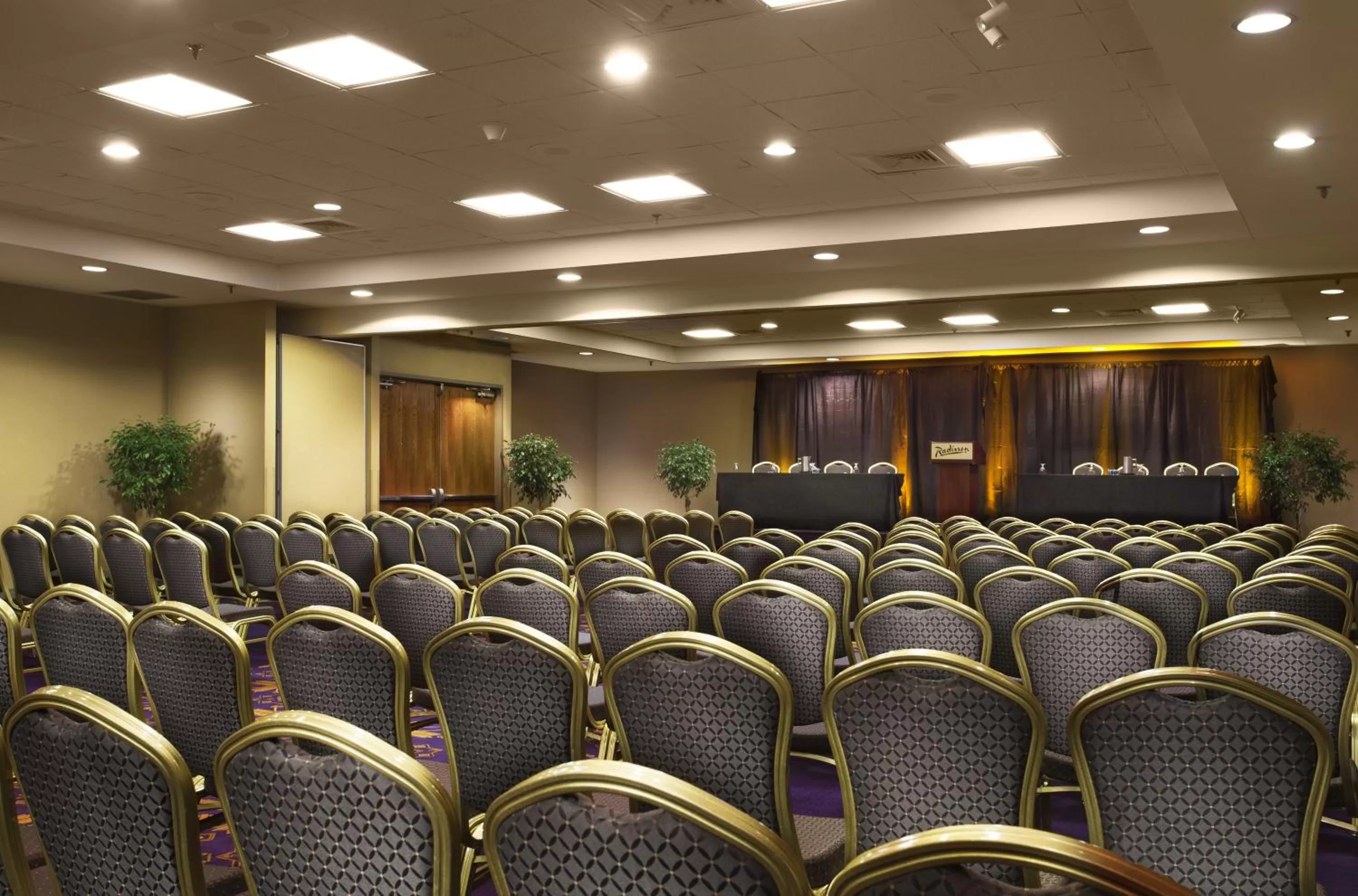 Banquet/Function facilities in Radisson Hotel & Conference Center Green Bay