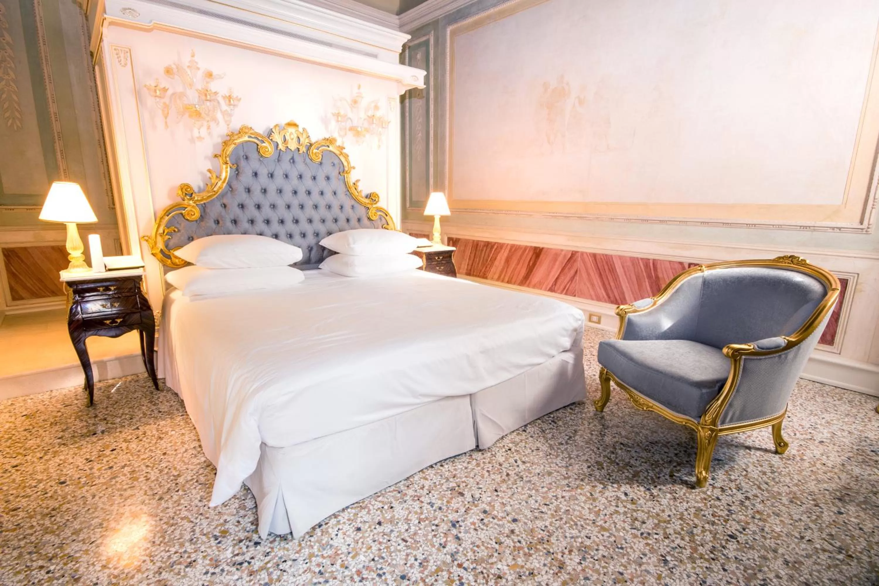 Bedroom, Bed in Ca' Bonfadini Historic Experience