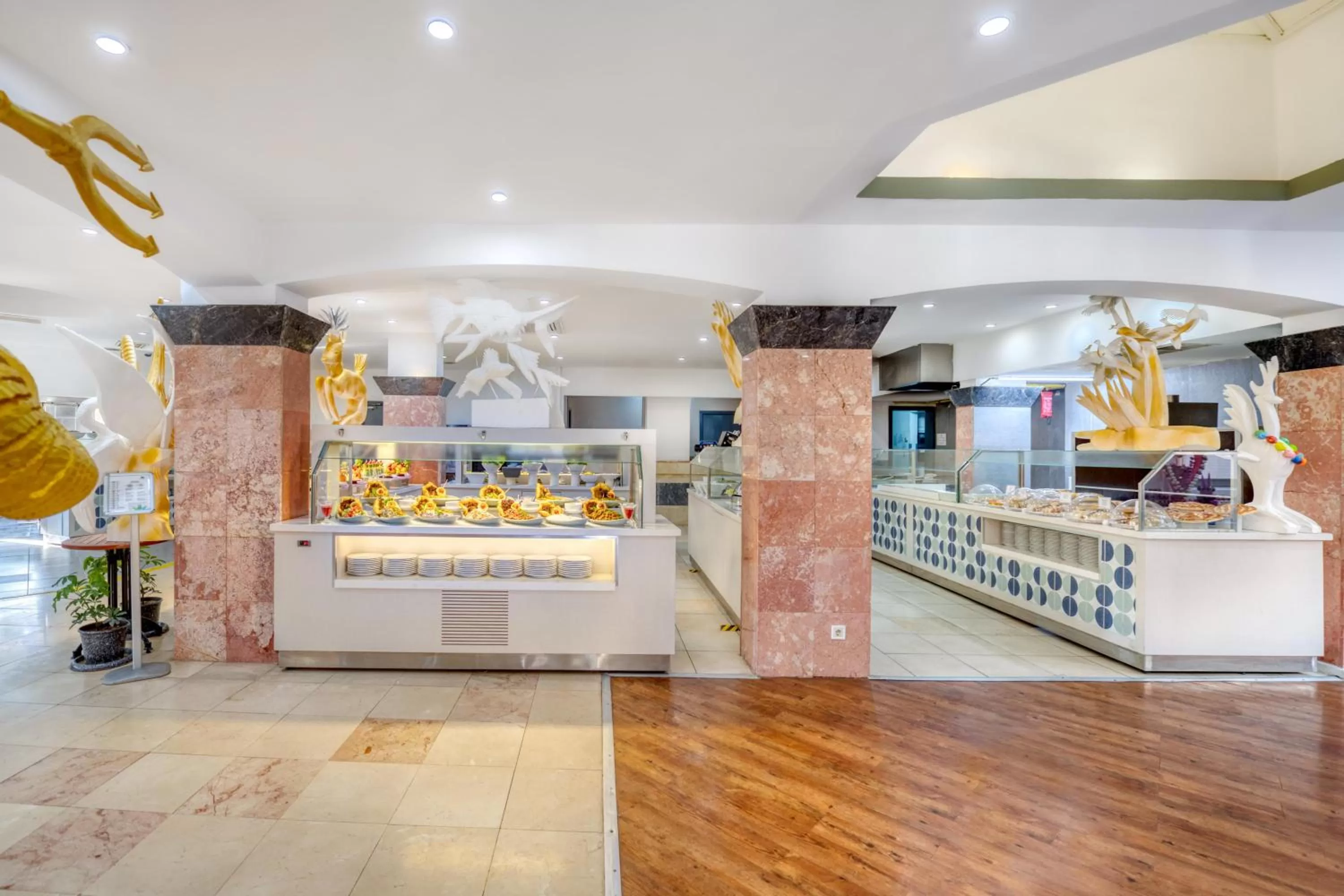 Restaurant/places to eat in Labranda Excelsior Hotel