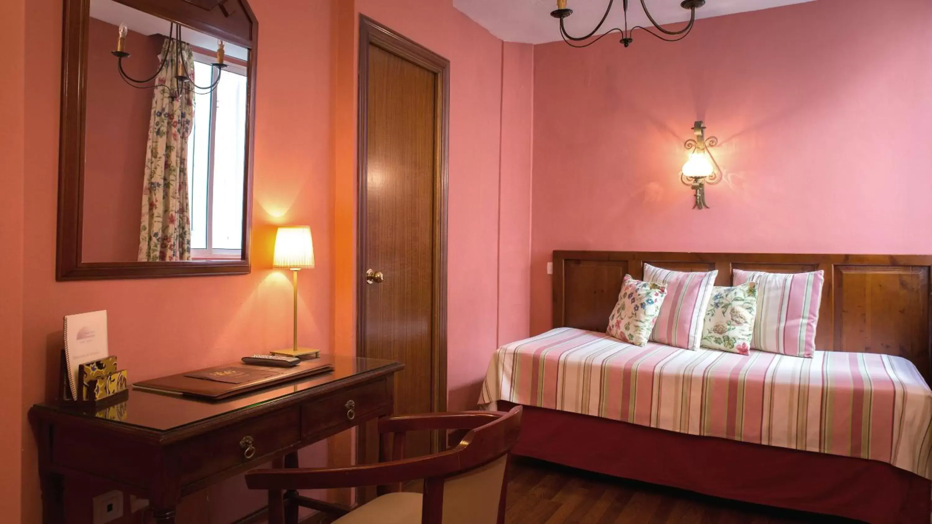 Family Room (3 Adults) in Hotel Abanico Family Room (3 Adults) in Hotel Abanico