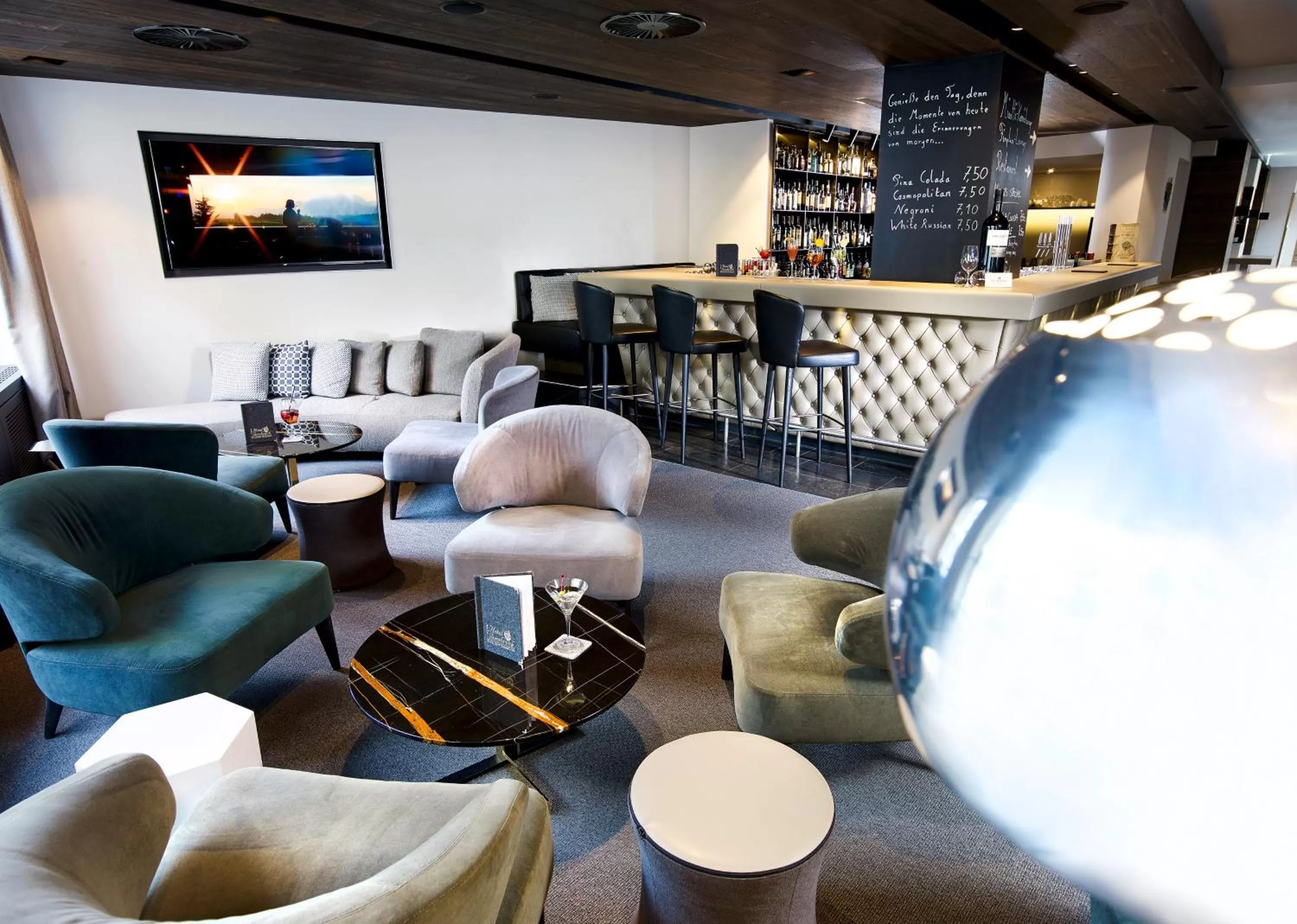 Lobby or reception in Hotel Innsbruck