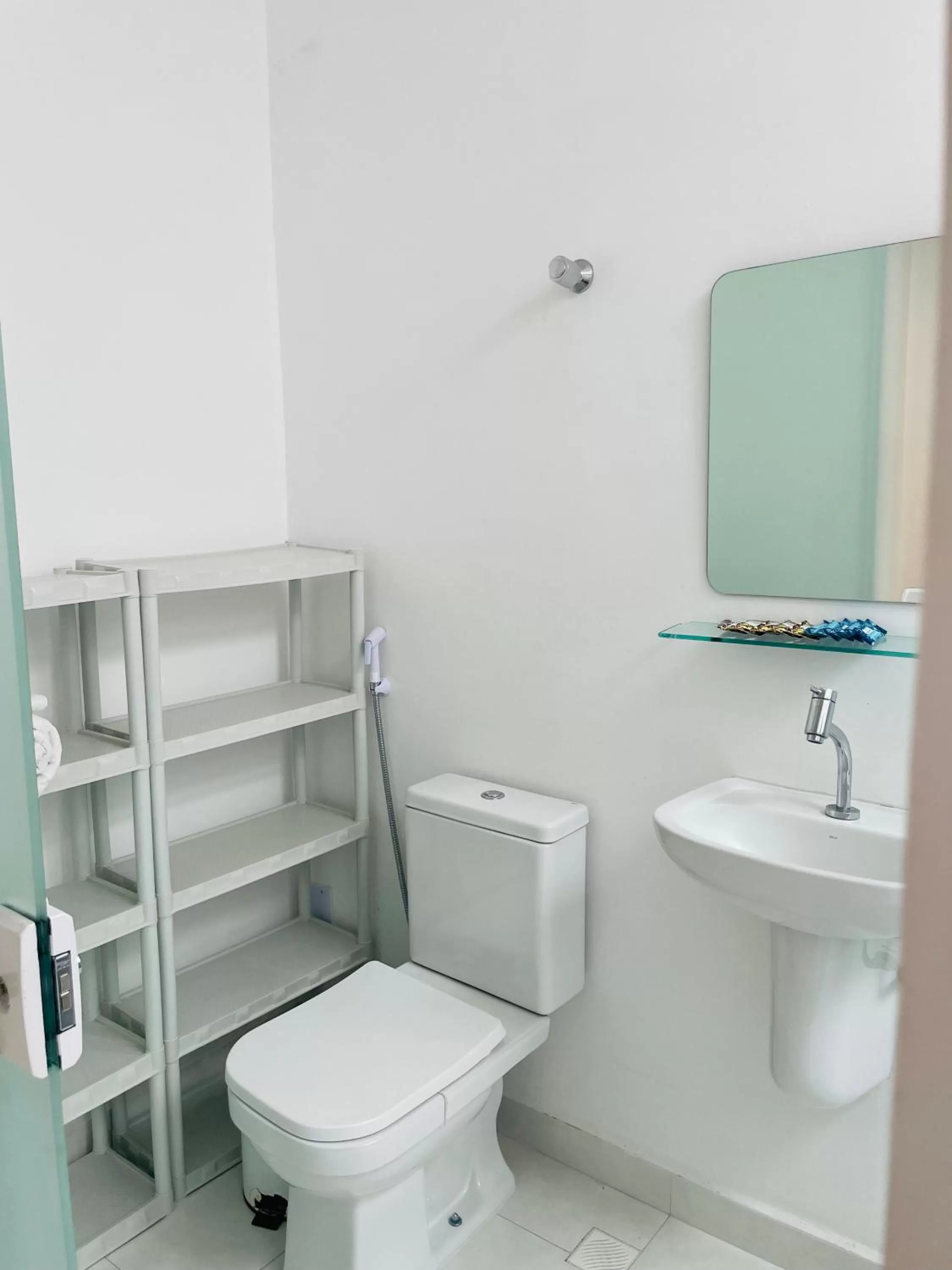 Toilet in Pousada Praia do Tombo