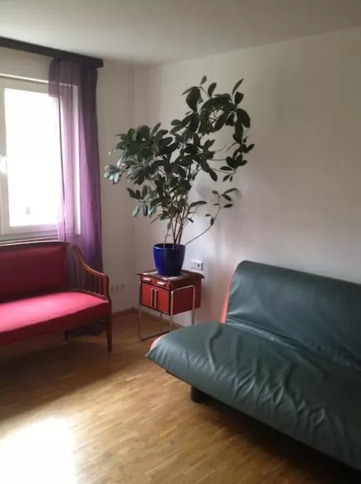 Seating area in Room in maisonette with garden, parking place
