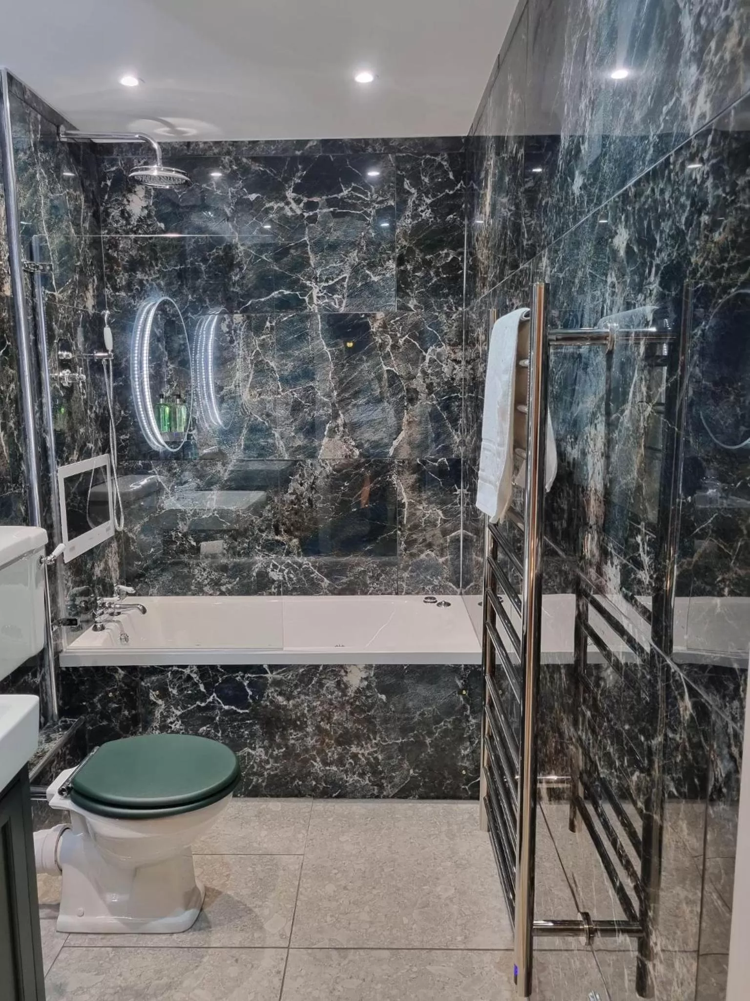 Bathroom in The Resolution Hotel