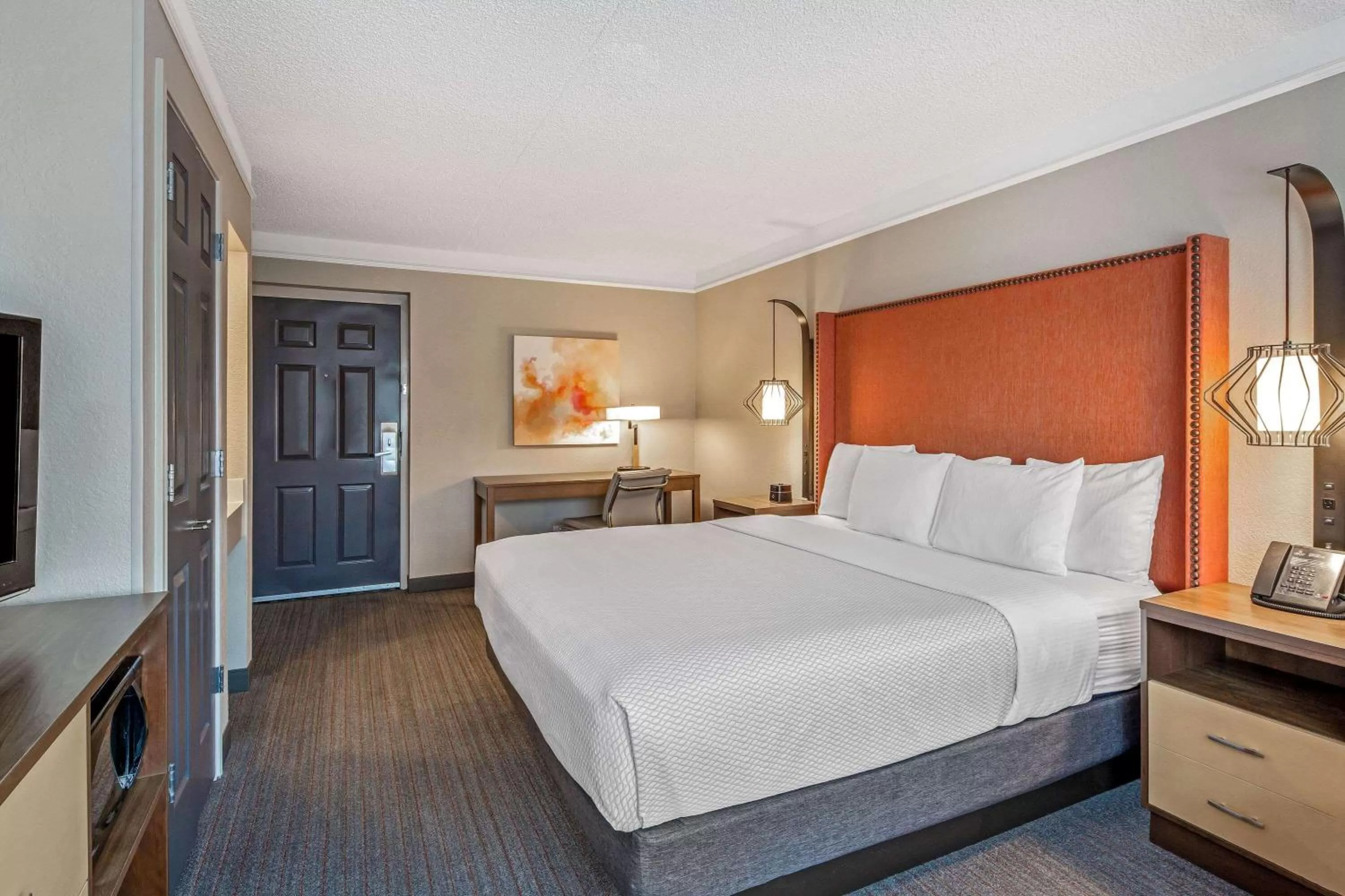Photo of the whole room in La Quinta by Wyndham San Francisco Airport North - Free Airport Shuttle