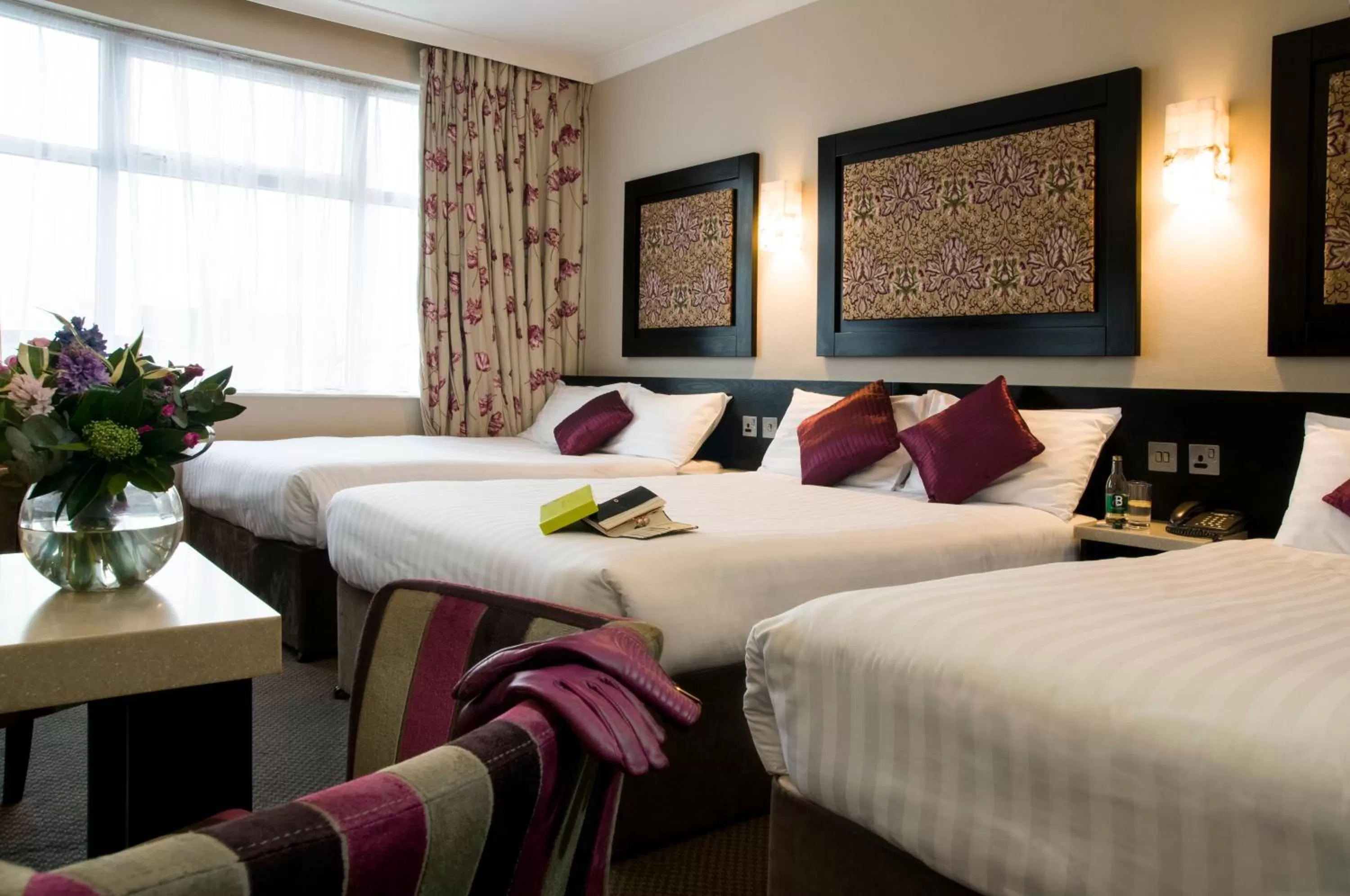 Bed in Flannery's Hotel