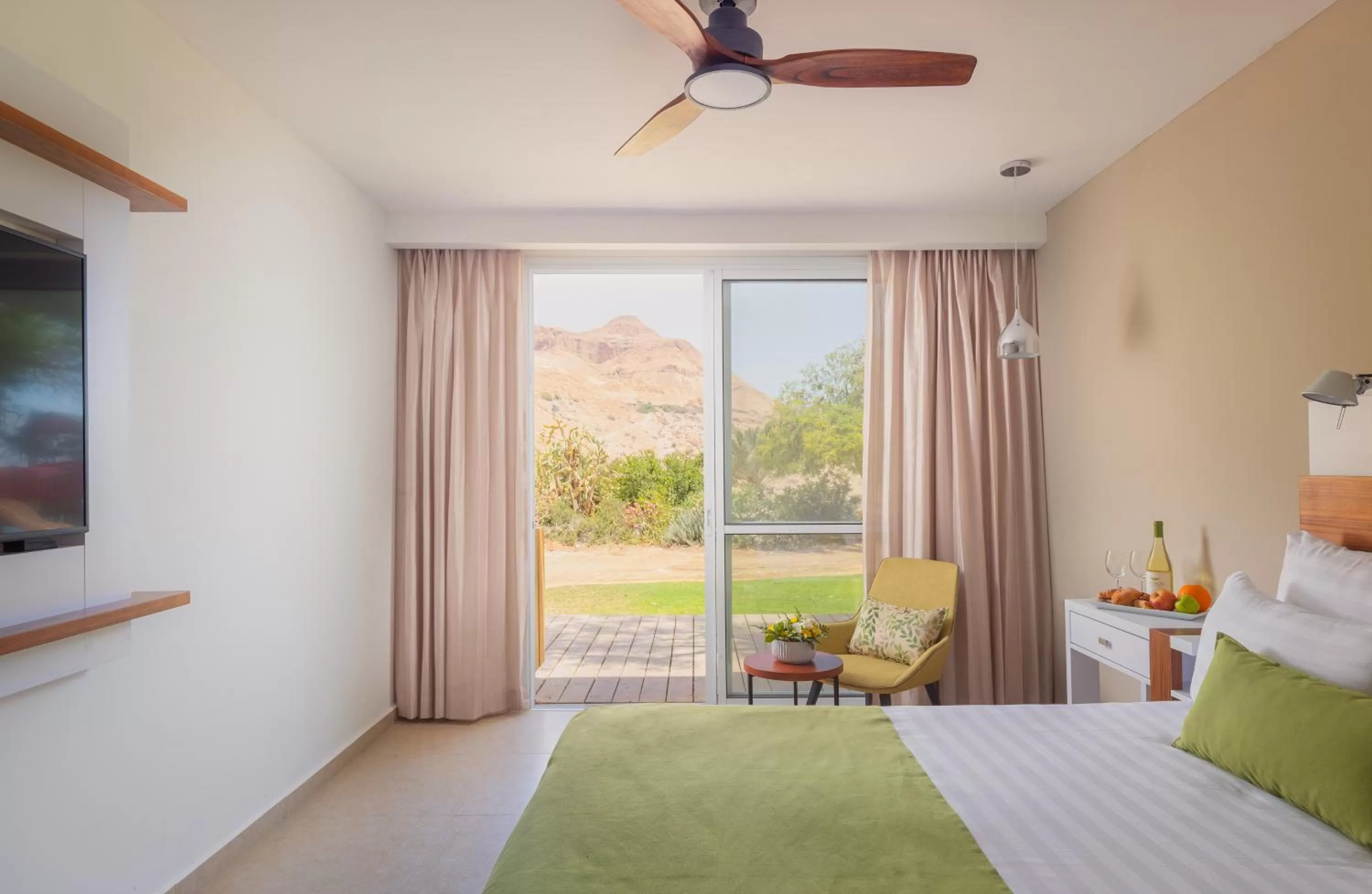 Photo of the whole room, Bed in Ein Gedi Kibbutz Hotel
