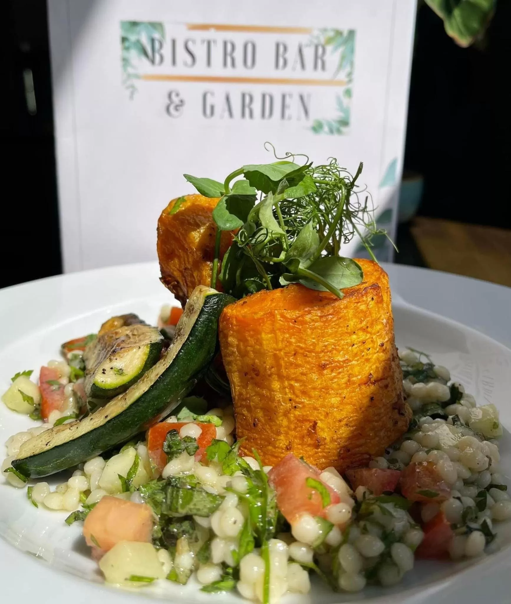 Food and drinks in Beach Green Hotel