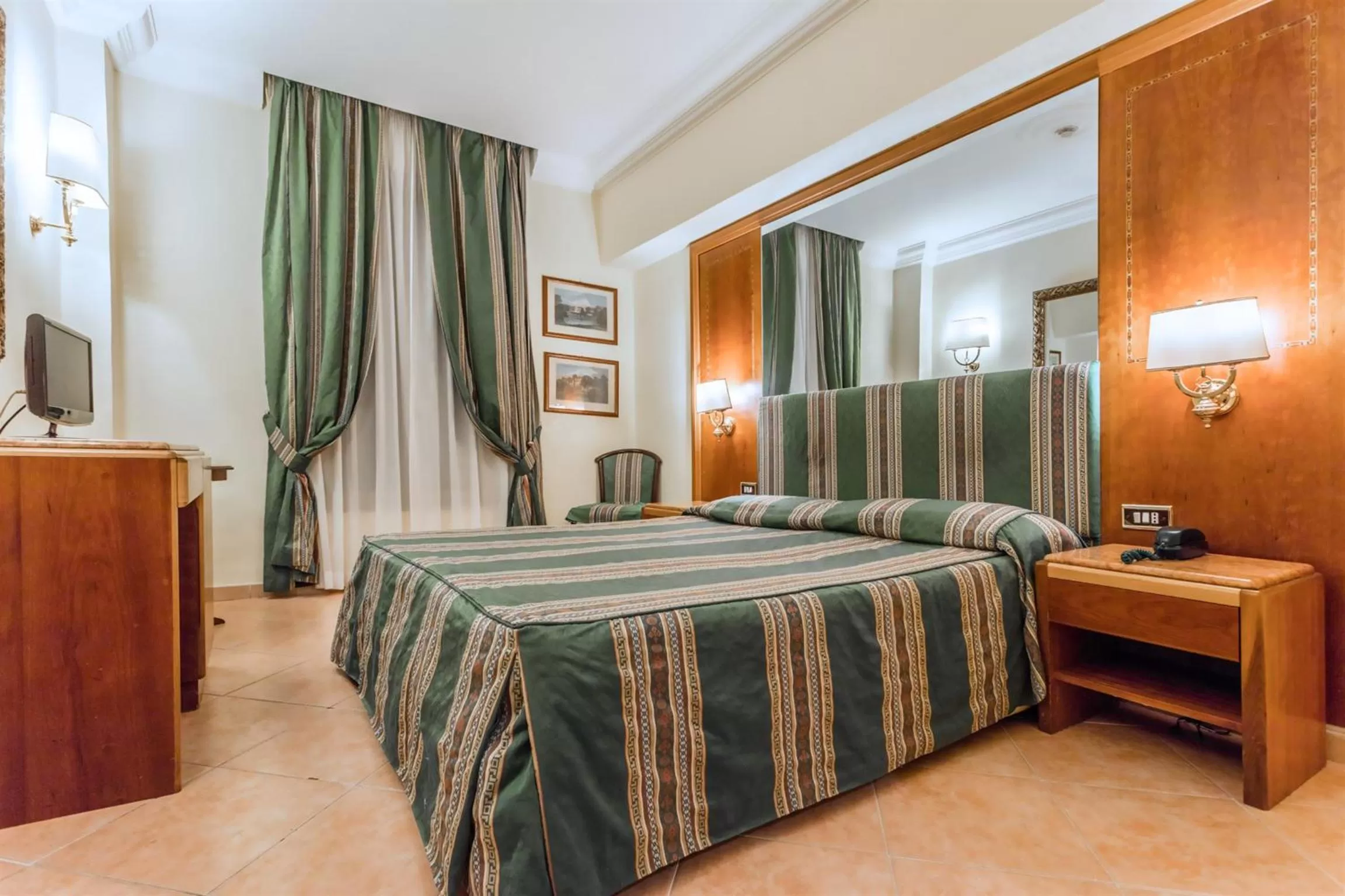 Photo of the whole room, Bed in Raeli Hotel Archimede