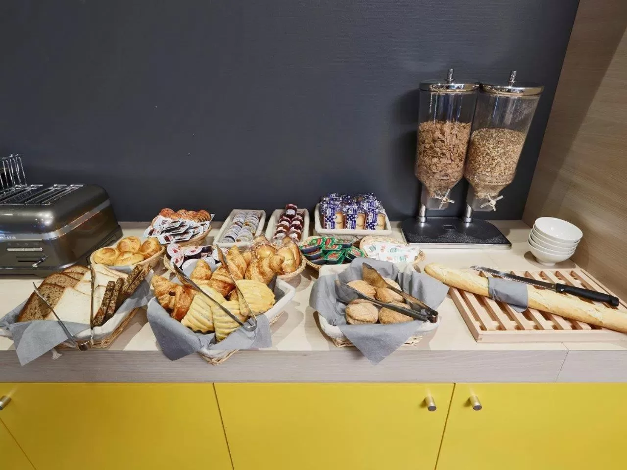 Buffet breakfast in Kyriad Prestige Pau – Palais des Sports