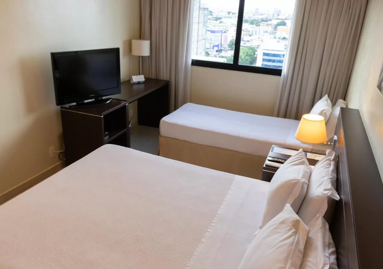 Property building, Bed in Hotel Saint Paul