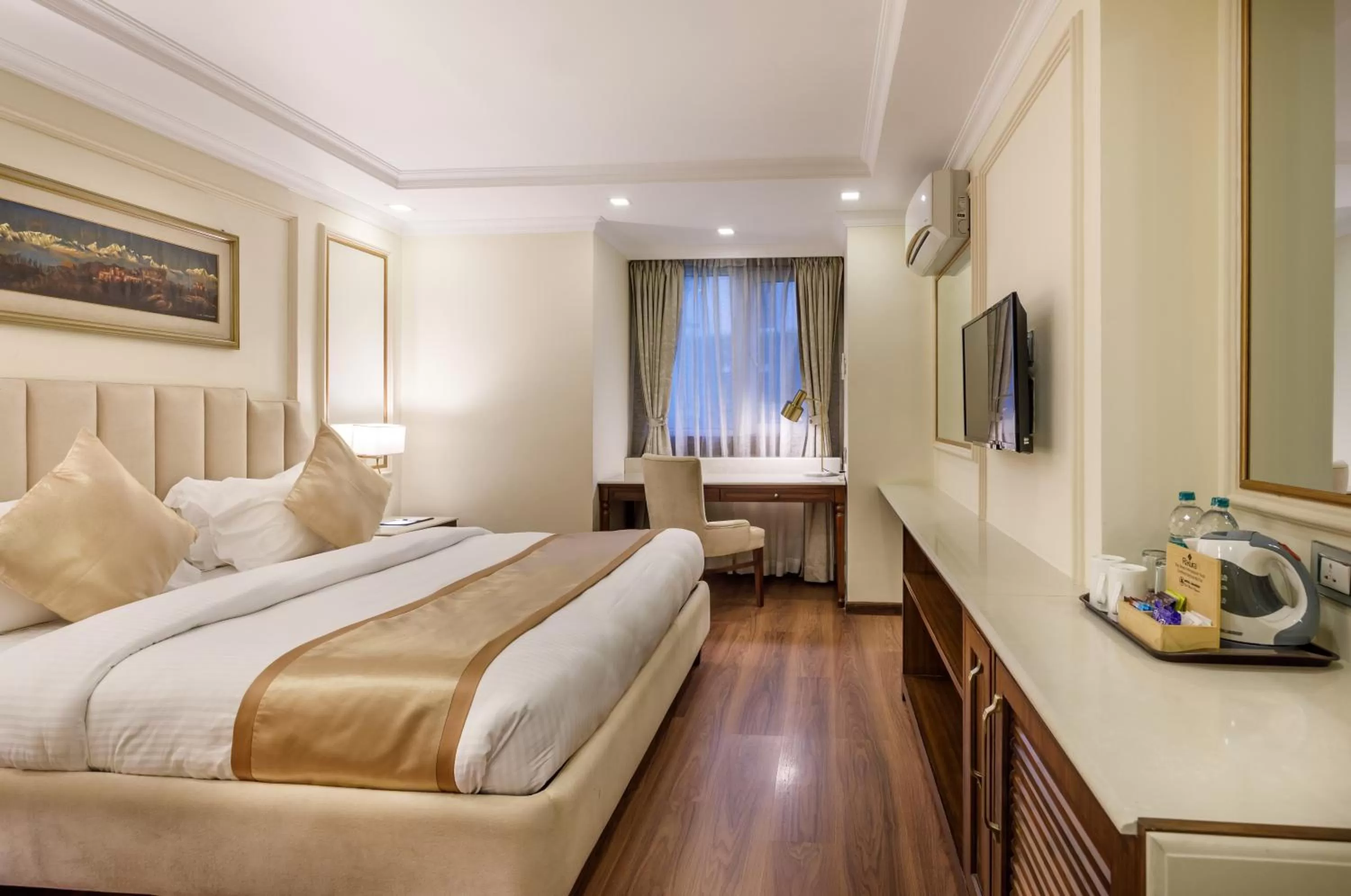 TV and multimedia, Bed in Hotel Shanker-Palatial Heritage Kathmandu