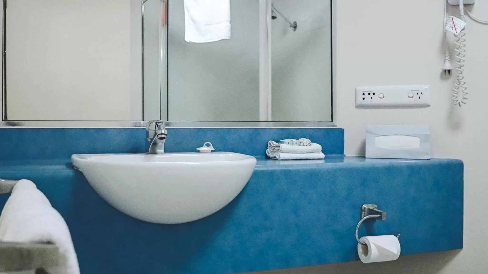 Bathroom in Heritage Cairns Hotel