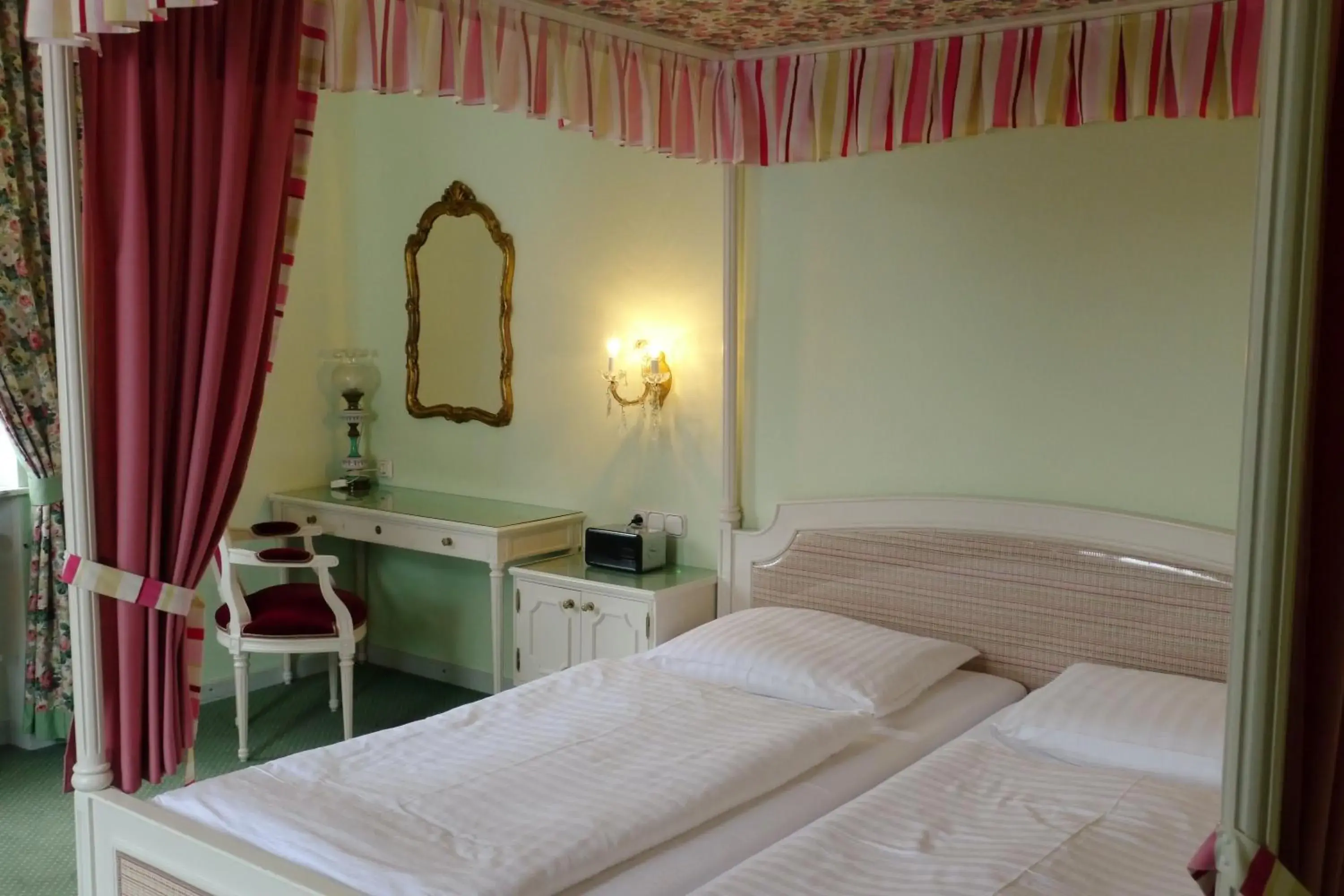 Double Room in Hotel Hohenstauffen Double Room in Hotel Hohenstauffen