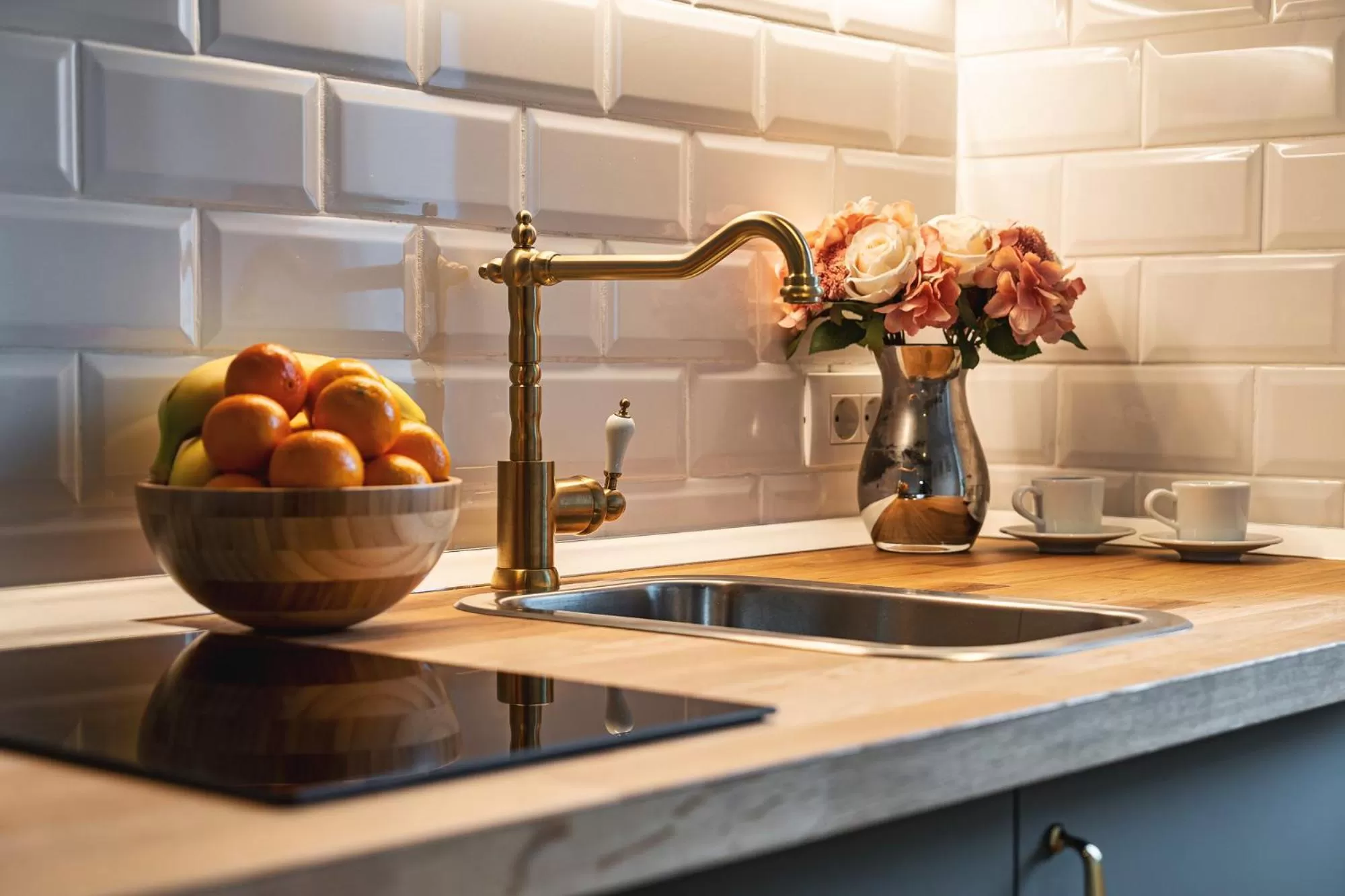 Kitchen or kitchenette in Nikolas Haus Premium Historic Center Stay & Free Parking