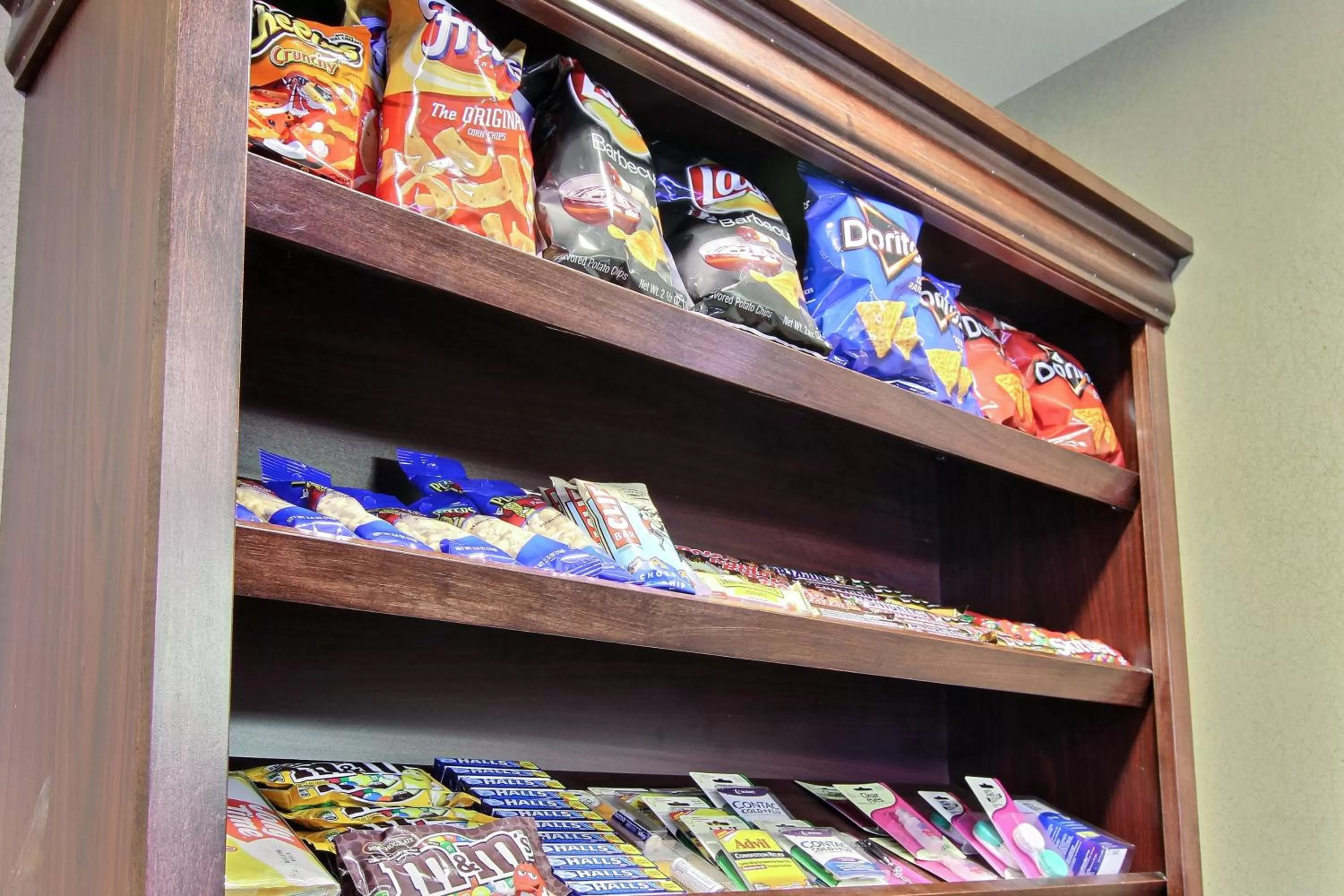 On-site shops in Cobblestone Hotel & Suites - McCook