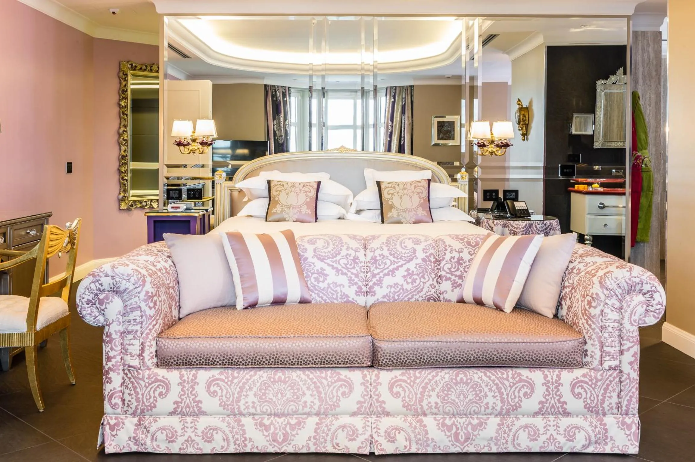 Bedroom in Villa e Palazzo Aminta - A Leading Hotel of The World