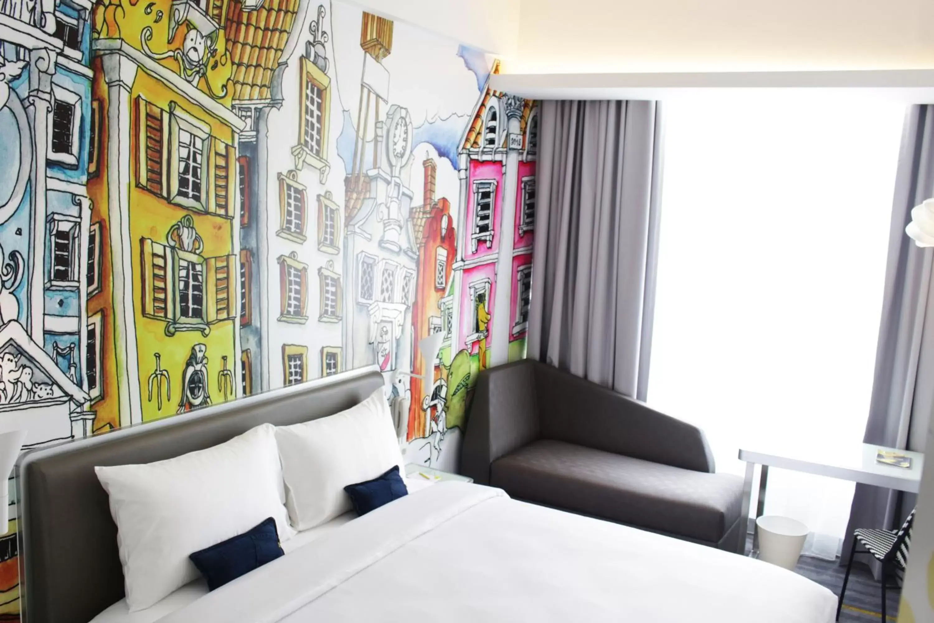 Superior Double or Twin Room in YELLO Hotel Harmoni Superior Double or Twin Room in YELLO Hotel Harmoni