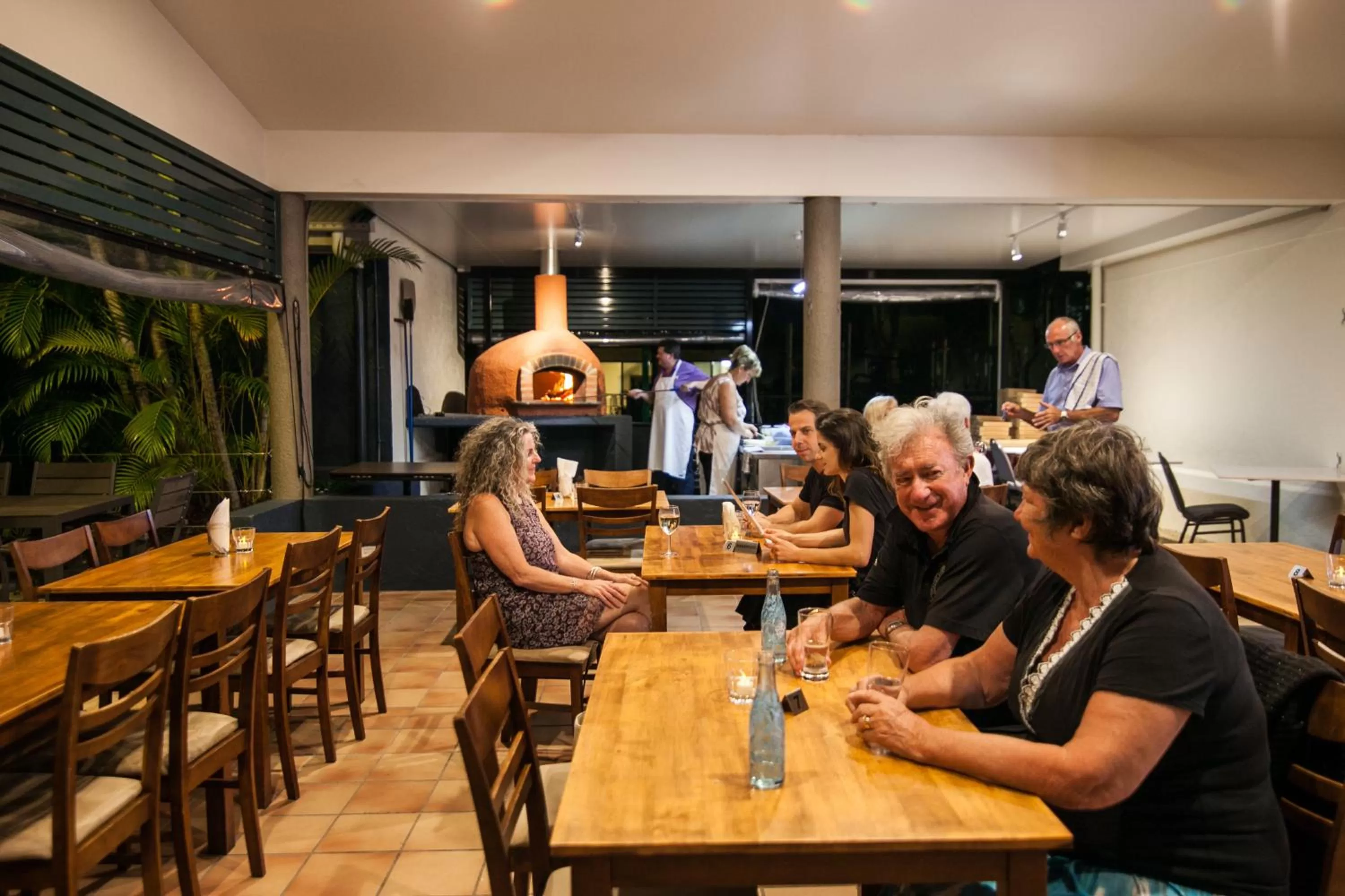 Restaurant/places to eat in Ivory Palms Resort Noosa