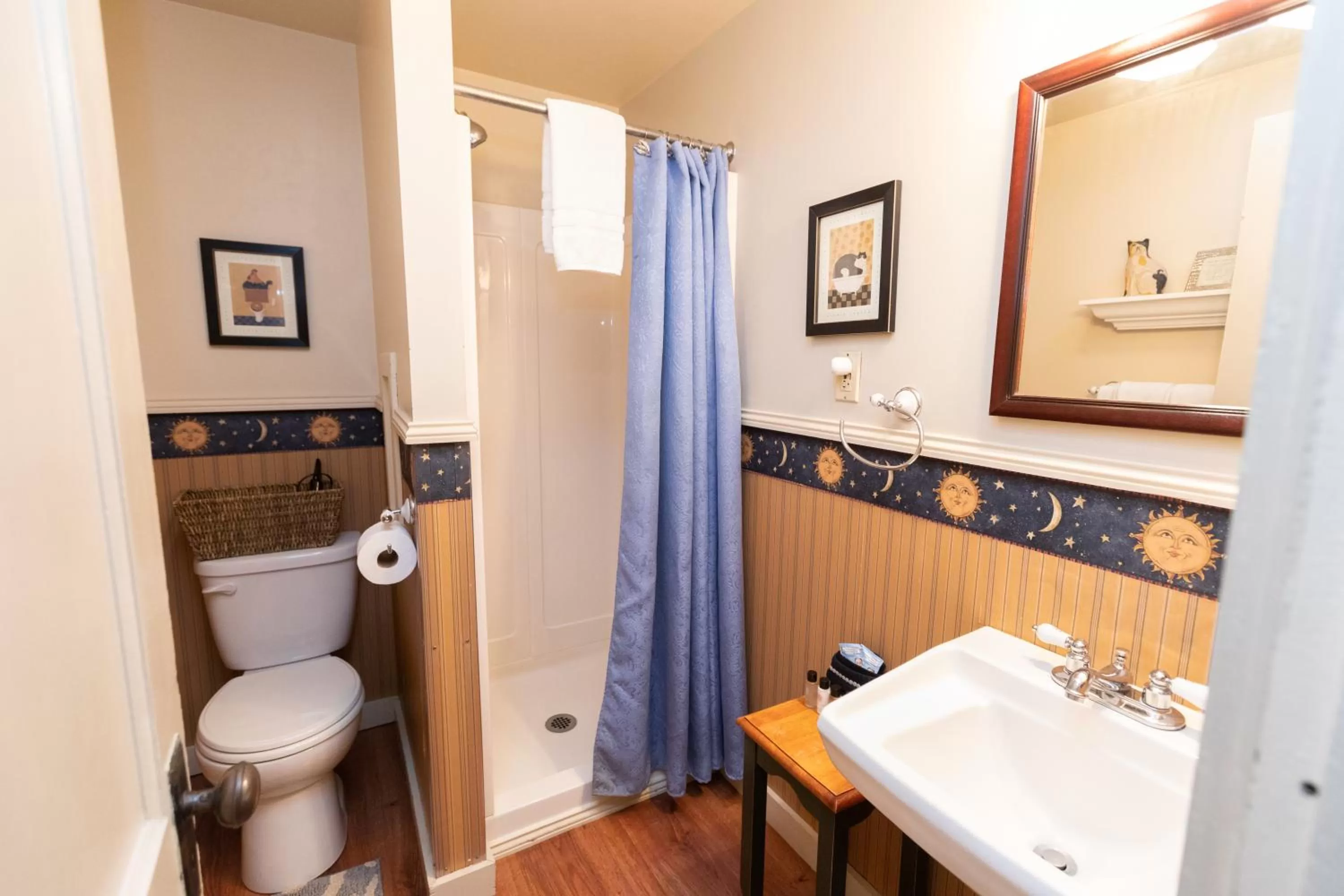 Bathroom in Waybury Inn