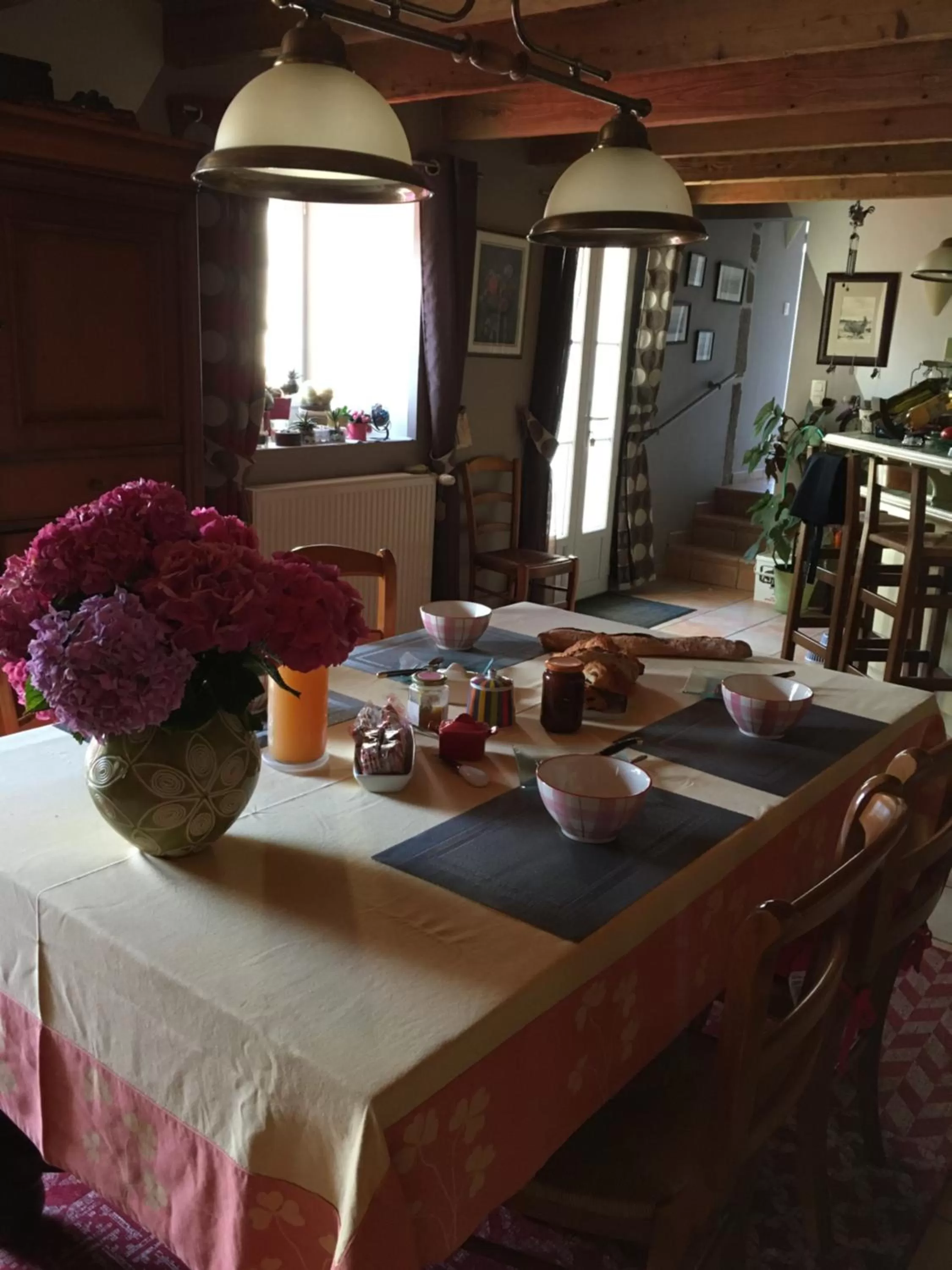 Dining area in La Ferme de Kérivoas