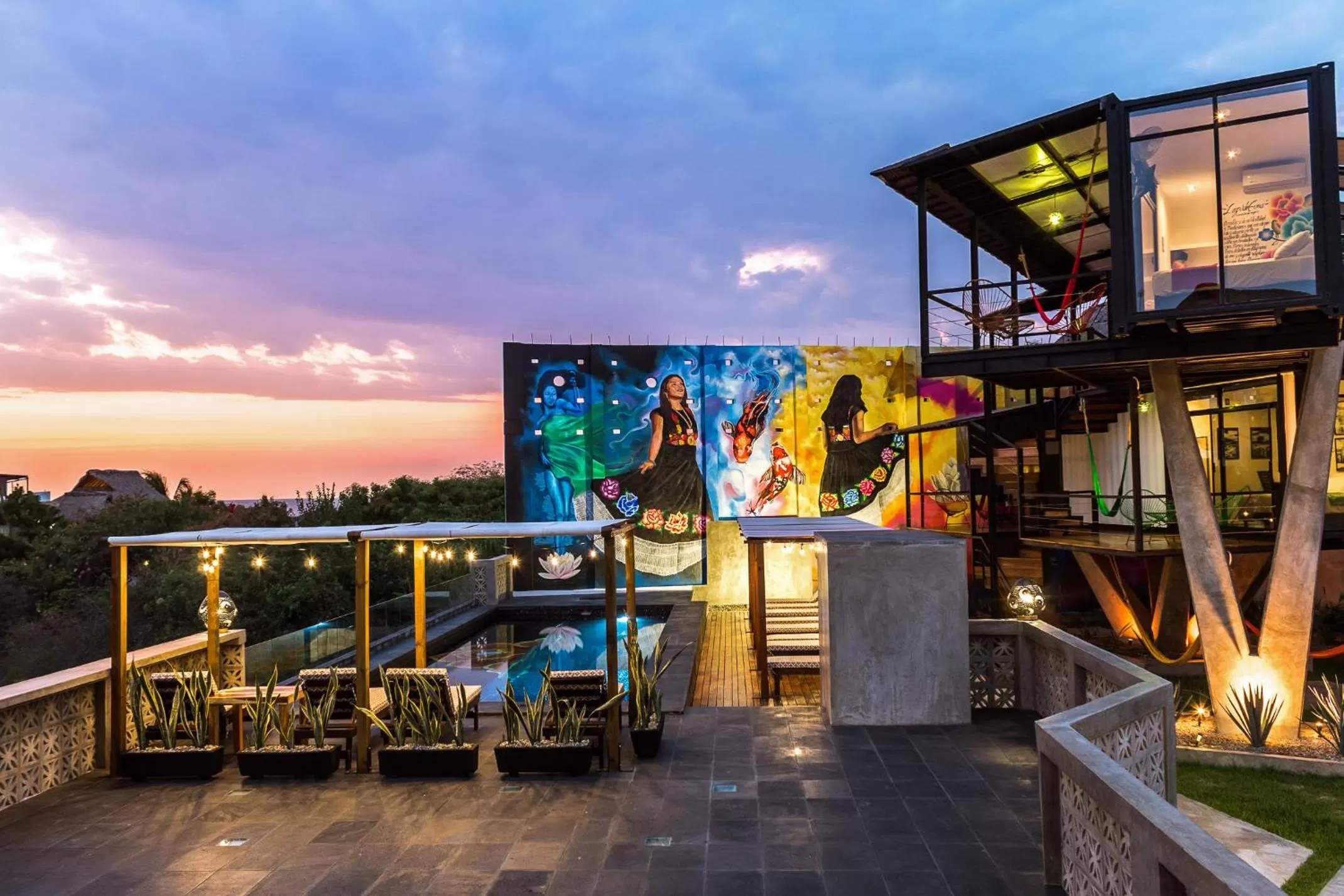 Patio in Cabane Container Hotel - ADULTS ONLY