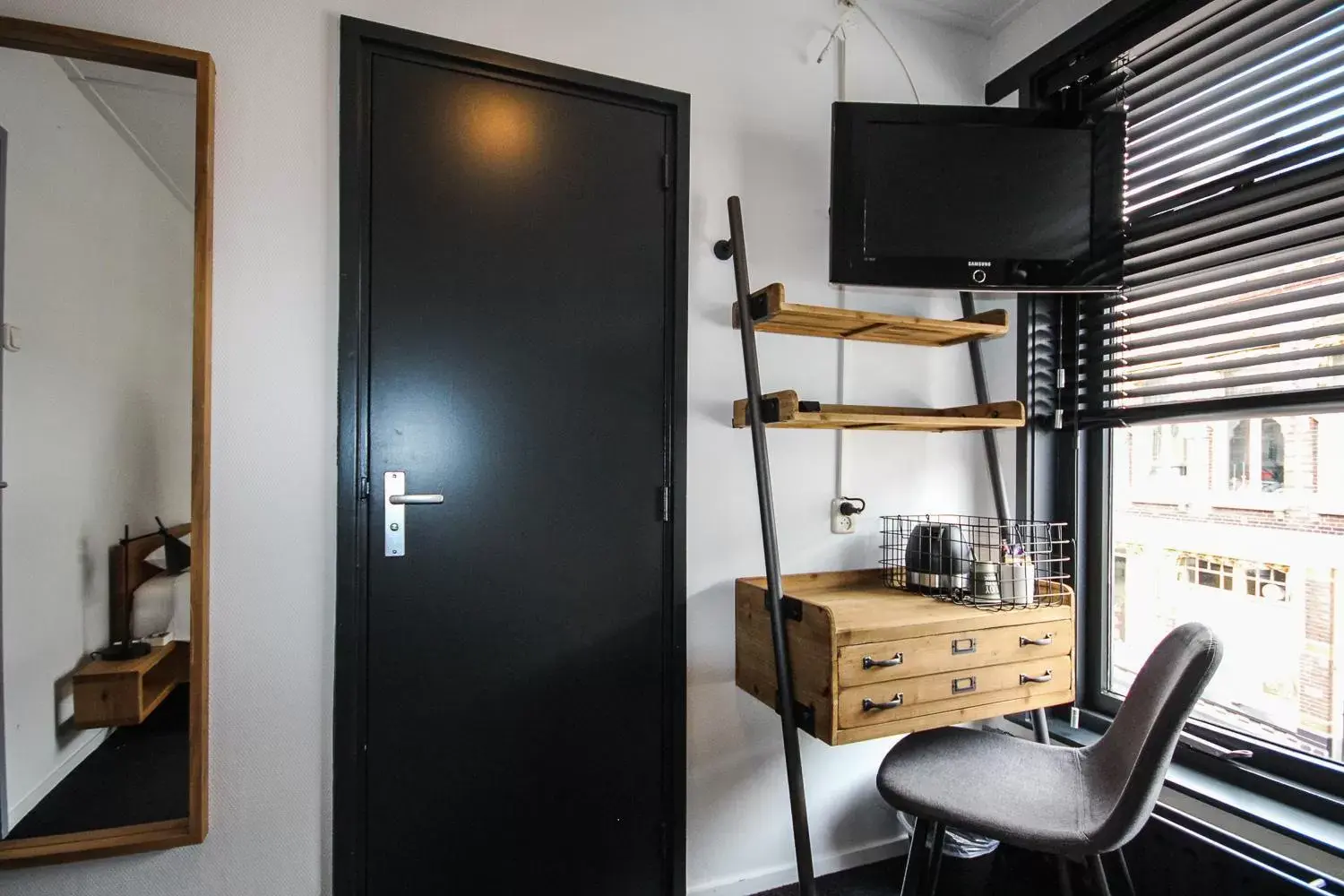 Double Room in Logement 3B Double Room in Logement 3B