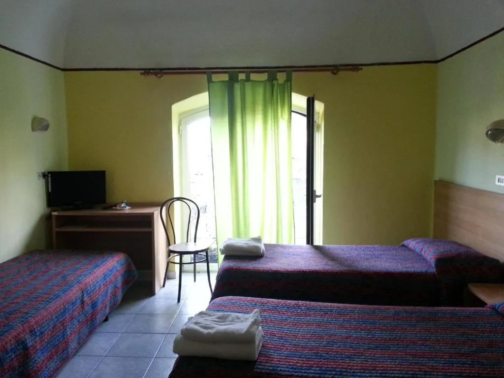 Bed in Hotel Stazione